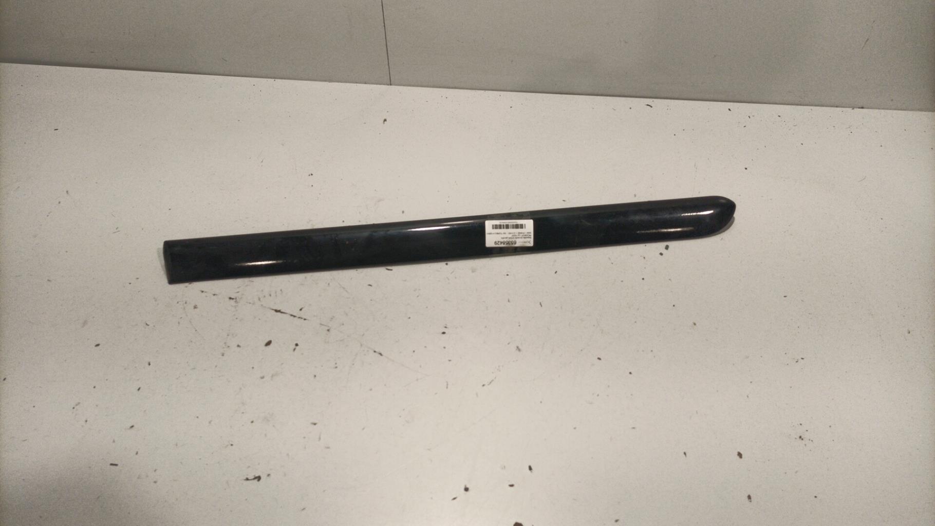 Modanatura portiera posteriore sinistra  PEUGEOT 3008 1 PHASE 1 Diésel/Híbrido - 1