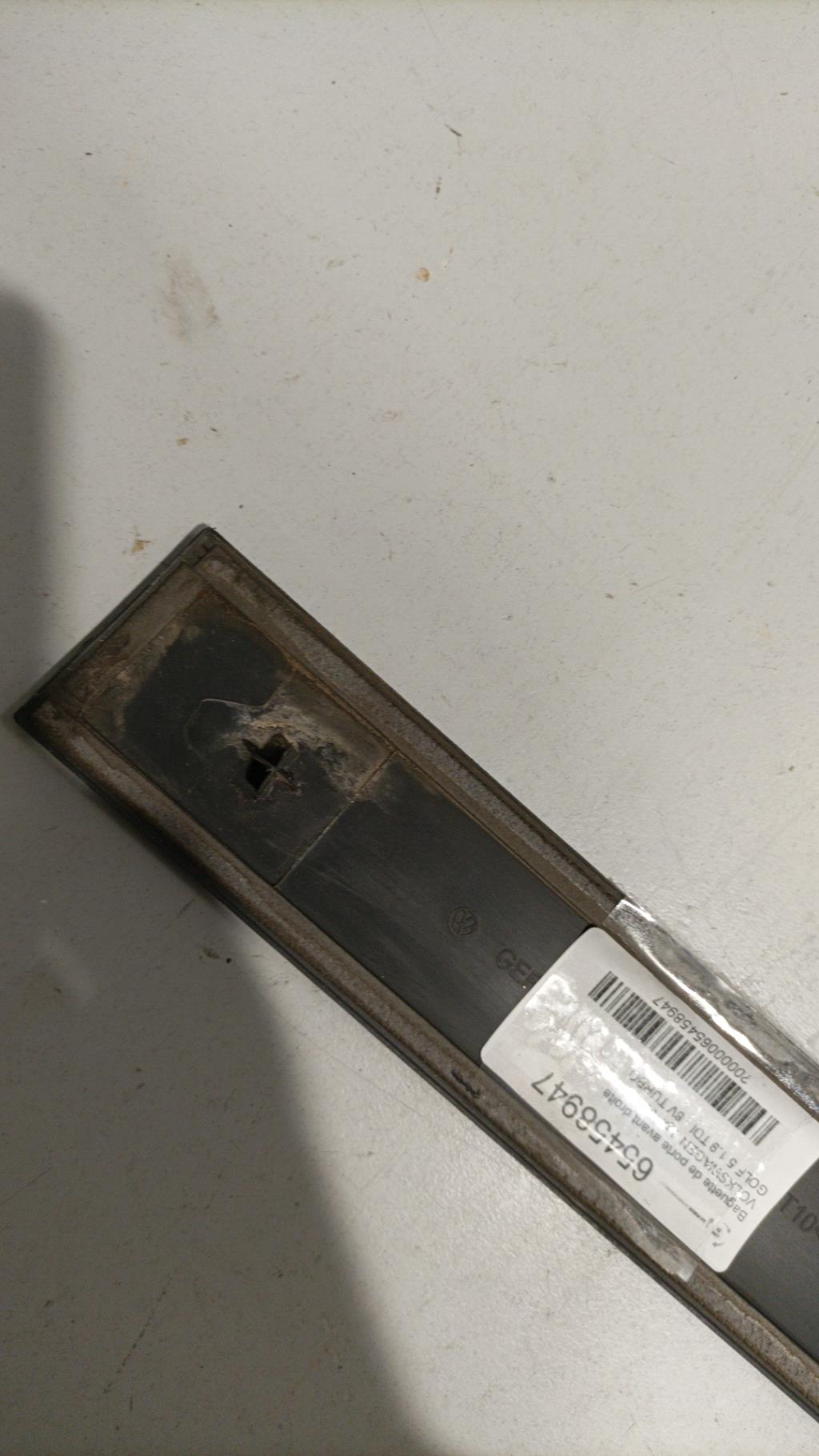 Modanatura portiera anteriore destra VOLKSWAGEN GOLF 5 Diésel - 1