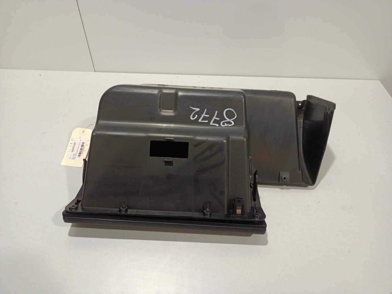 Boite a gants BMW SERIE 3 E36 COMPACT Diesel - 1