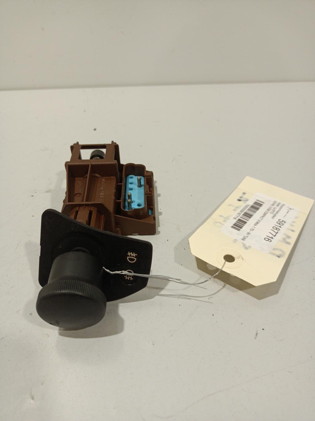 Bouton/Interrupteur BMW SERIE 3 E36 COMPACT Diesel - 1