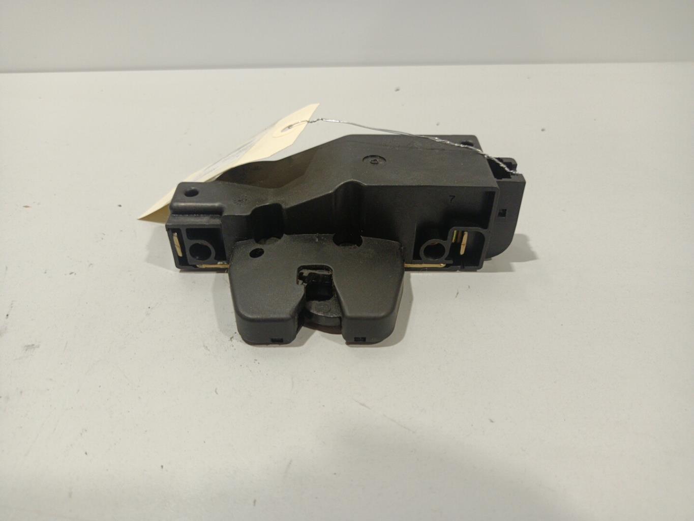 Serrure de hayon CITROEN C2 PHASE 1 Essence - 1