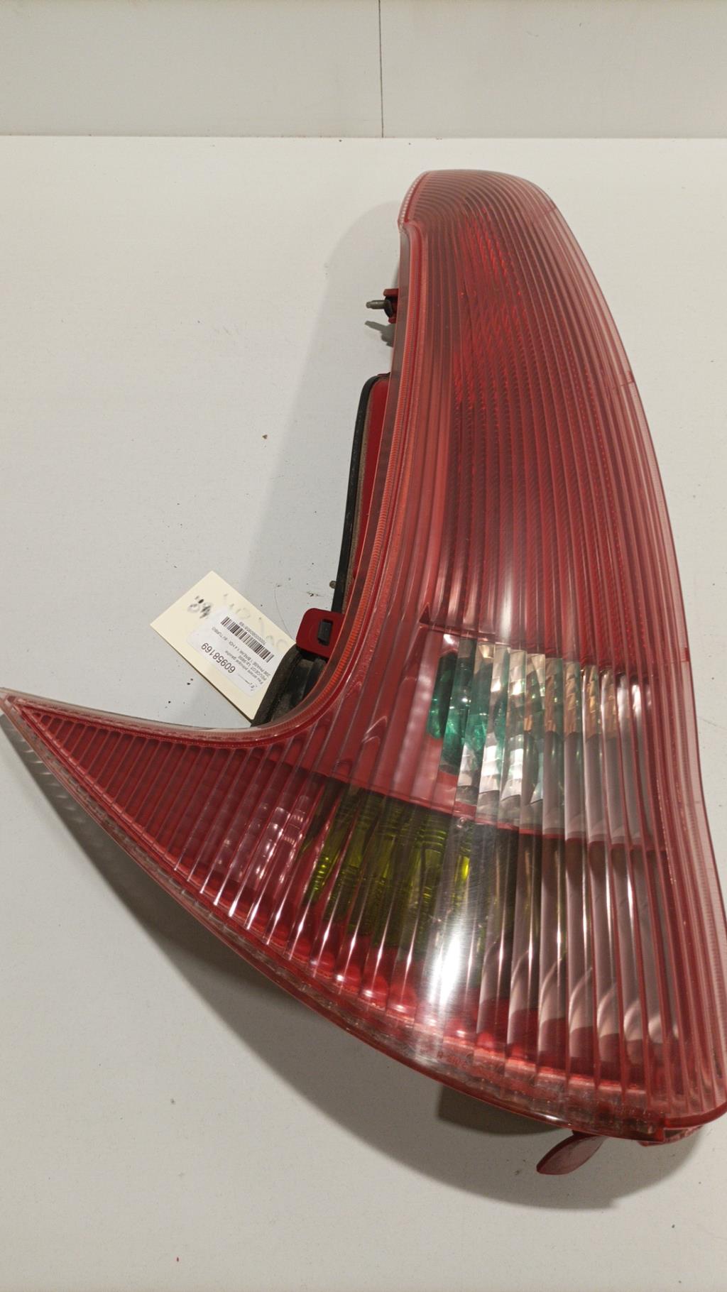 Fanale posteriore principale sinistro (luci) PEUGEOT 206 PHASE 1 BREAK Diésel - 1