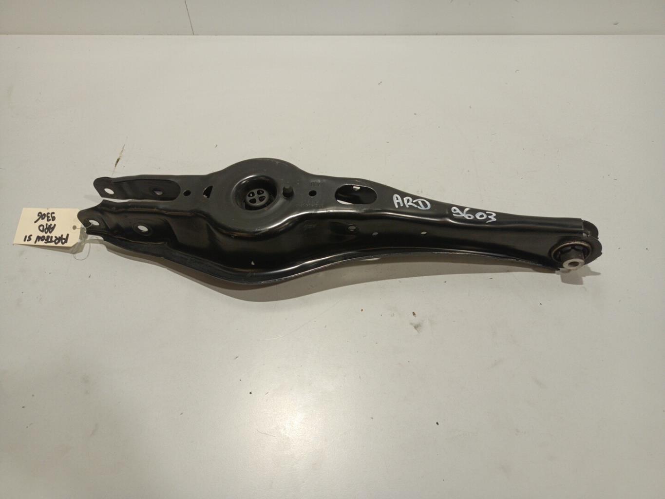 Triangolo inferiore posteriore destro VOLKSWAGEN ARTEON PHASE 1 Diésel - 1