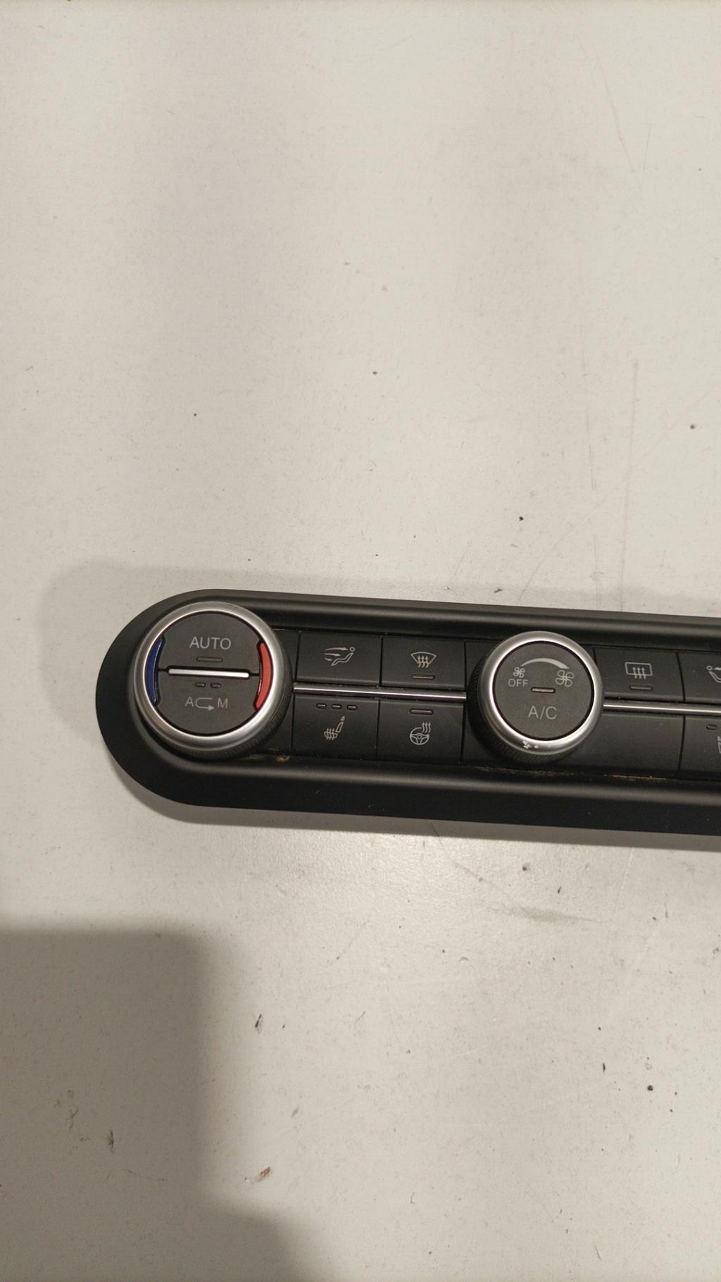 Commande chauffage ALFA ROMEO STELVIO Diesel - 1
