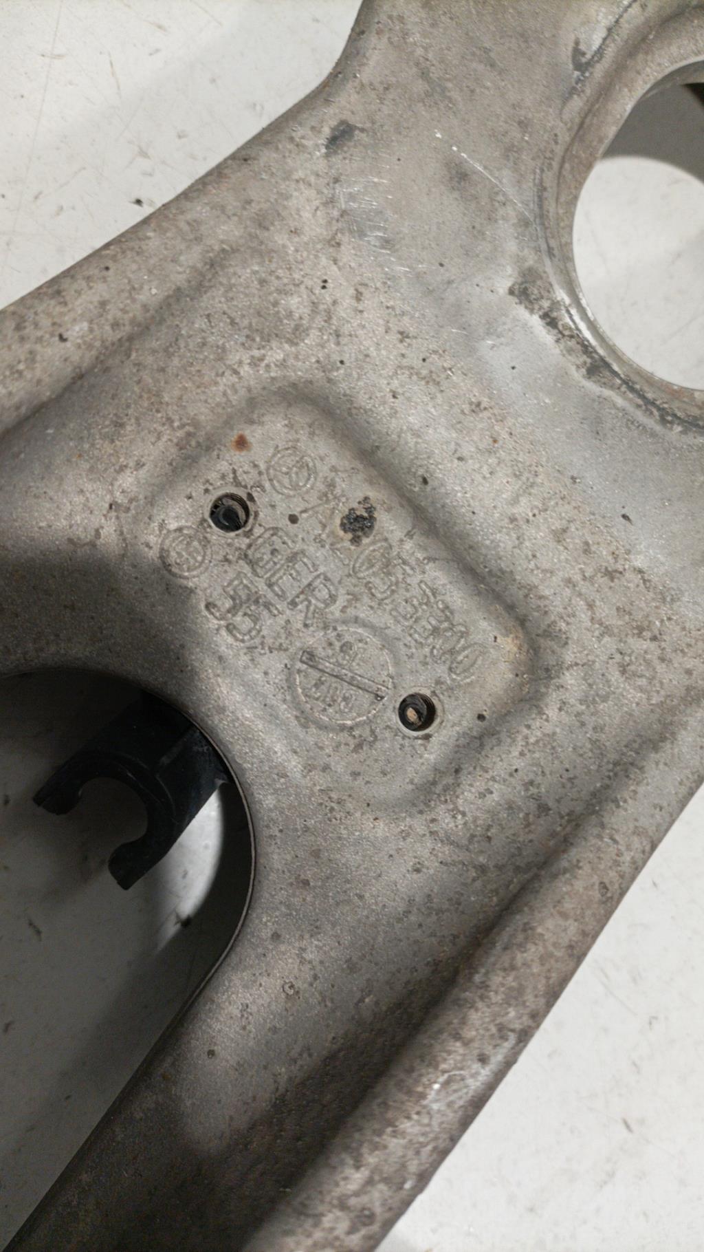 Braccio sospensione inferiore posteriore destro MERCEDES CLASSE E 213 Diésel - 1
