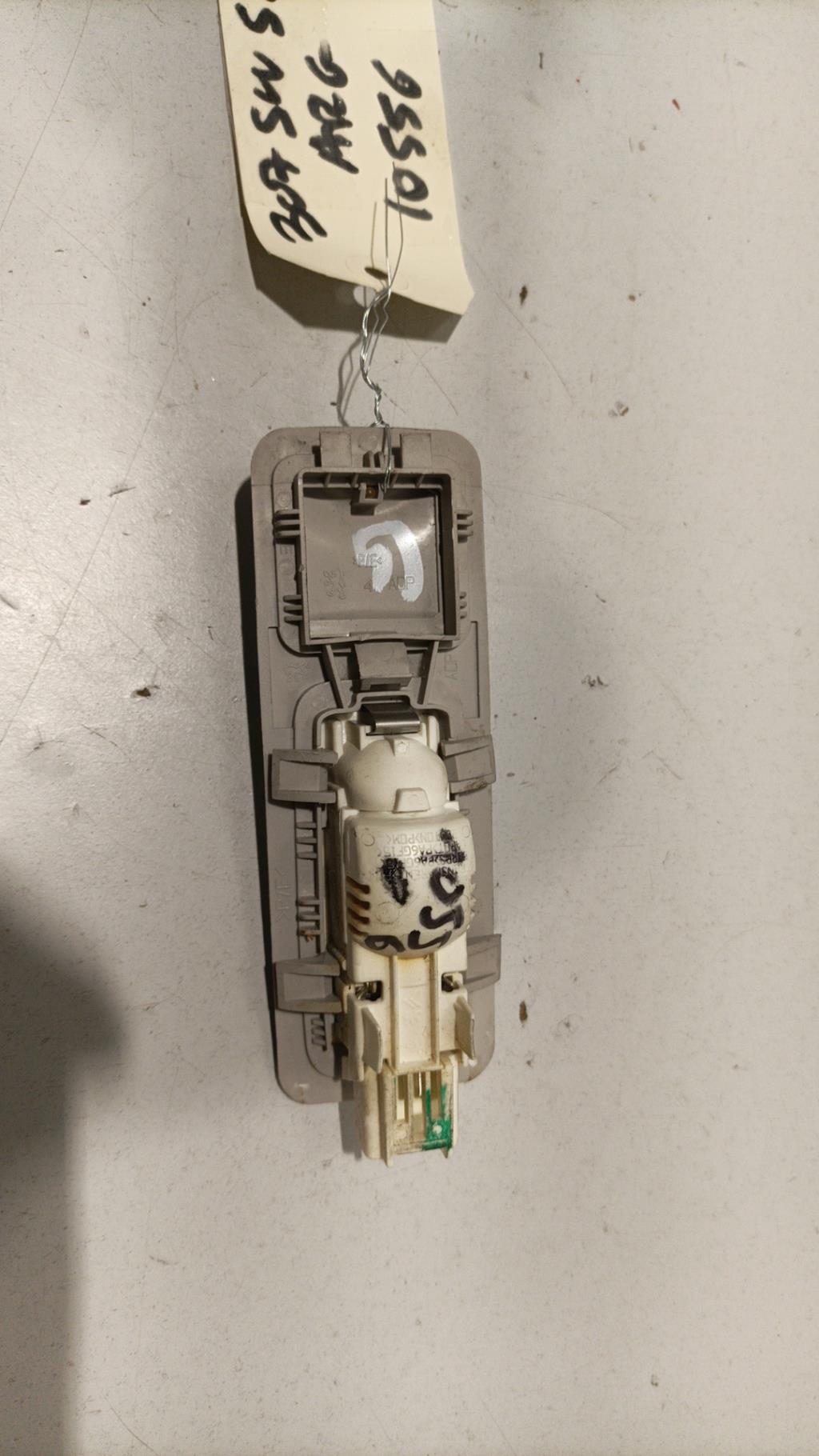 Eclairage de plafonnier PEUGEOT 307 PHASE 2 BREAK Diesel - 1