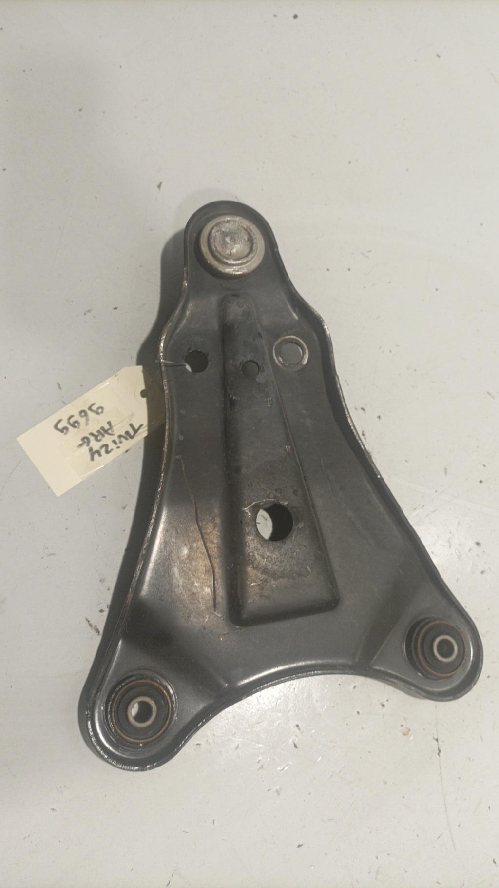 Triangolo inferiore posteriore sinistro RENAULT TWIZY Gasolina/Electricidad - 1
