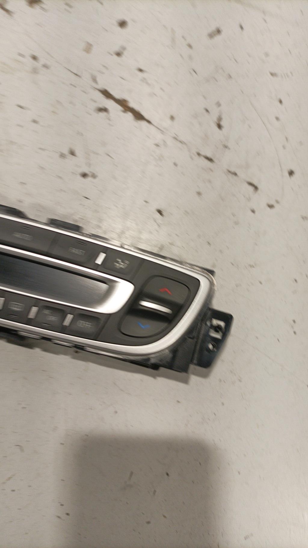 Commande chauffage RENAULT MEGANE 3 PHASE 1 BREAK Diesel - 1