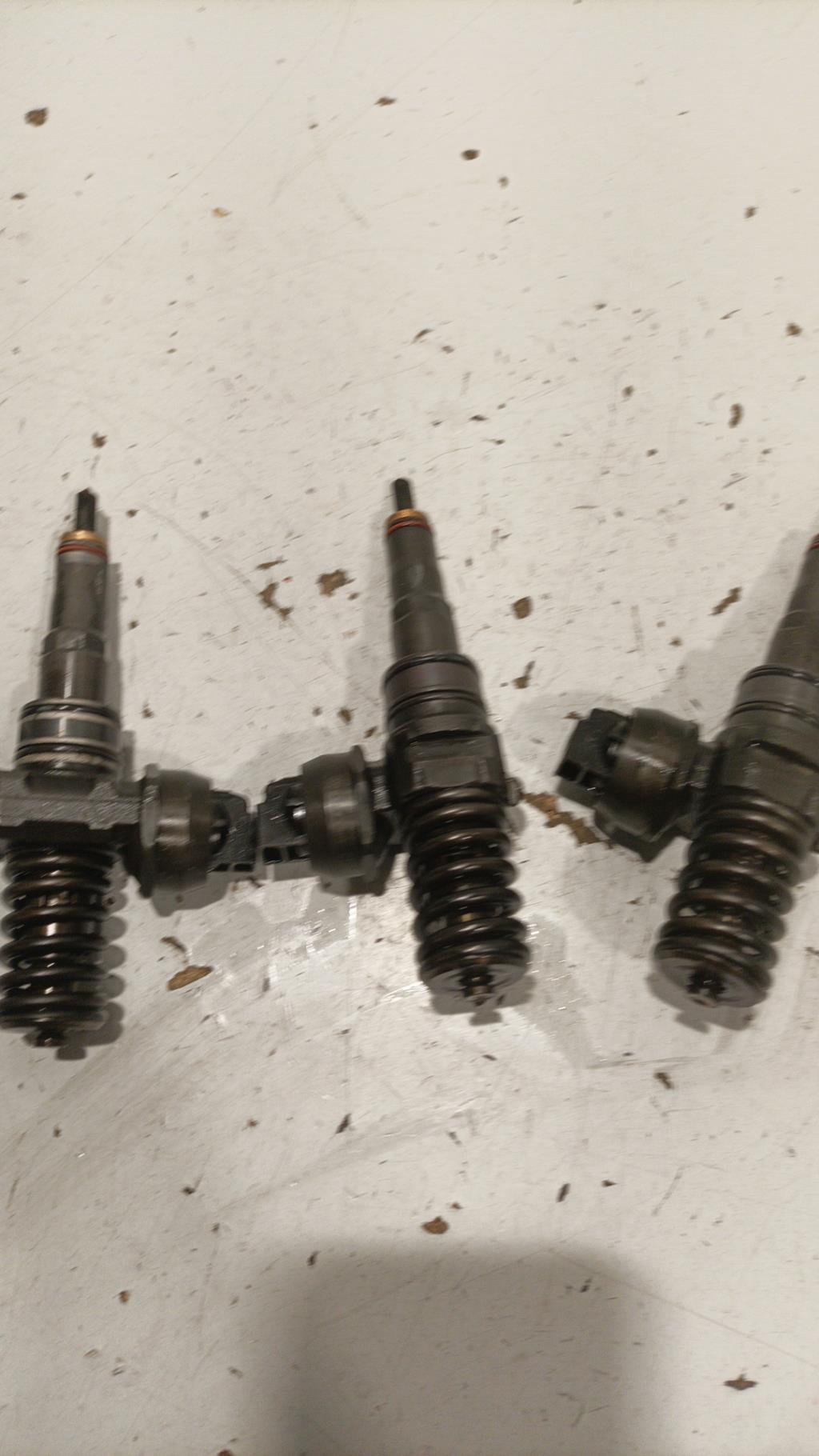 Injecteurs VOLKSWAGEN GOLF 5 Diesel - 1