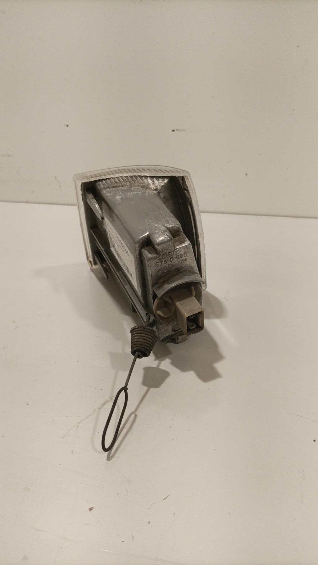 Gruppo ottico anteriore secondario destro (luci)(freccia) RENAULT R9 Gasolina - 1