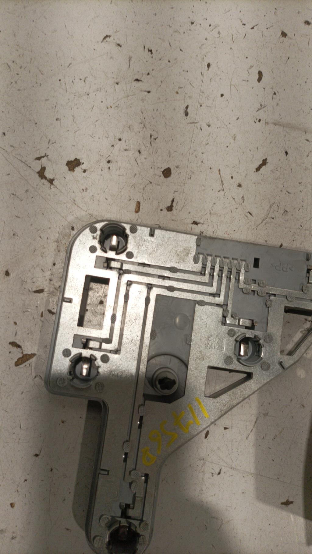 Base portalampade fanale posteriore destro MERCEDES CLASSE C 203 PHASE 1 Diésel - 1