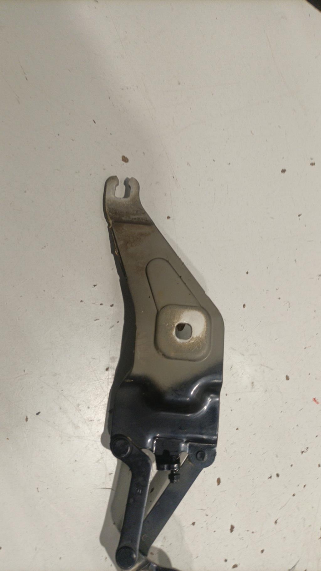 Charniere de capot BMW X6 E71/E72 PHASE 1 Diesel - 1