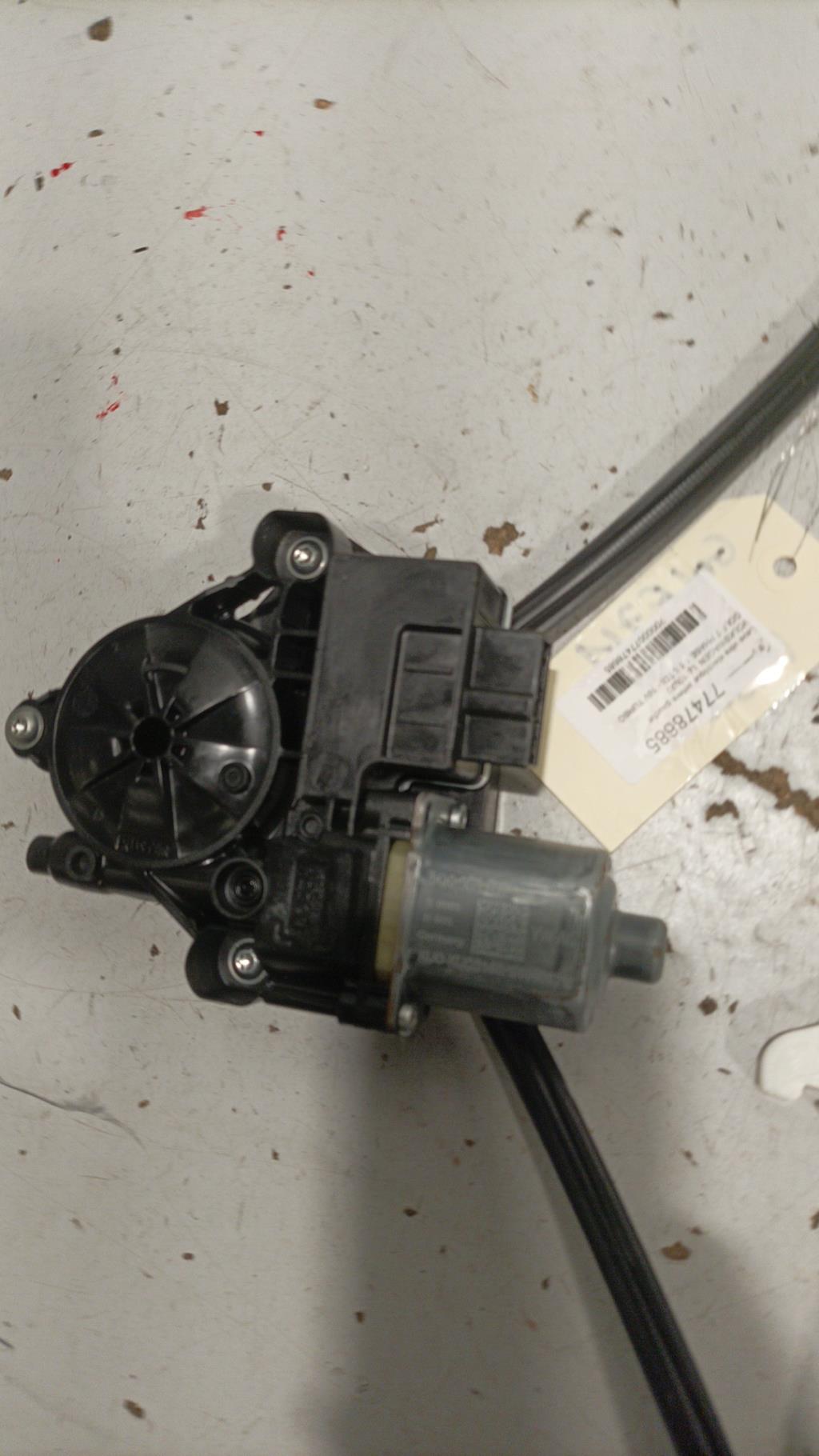 Alzacristalli elettrico posteriore sinistro VOLKSWAGEN GOLF 7 PHASE 1 Diésel - 1