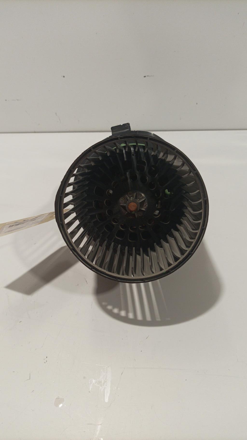 Pulseur d'air RENAULT CLIO 4 PHASE 1 Essence - 1