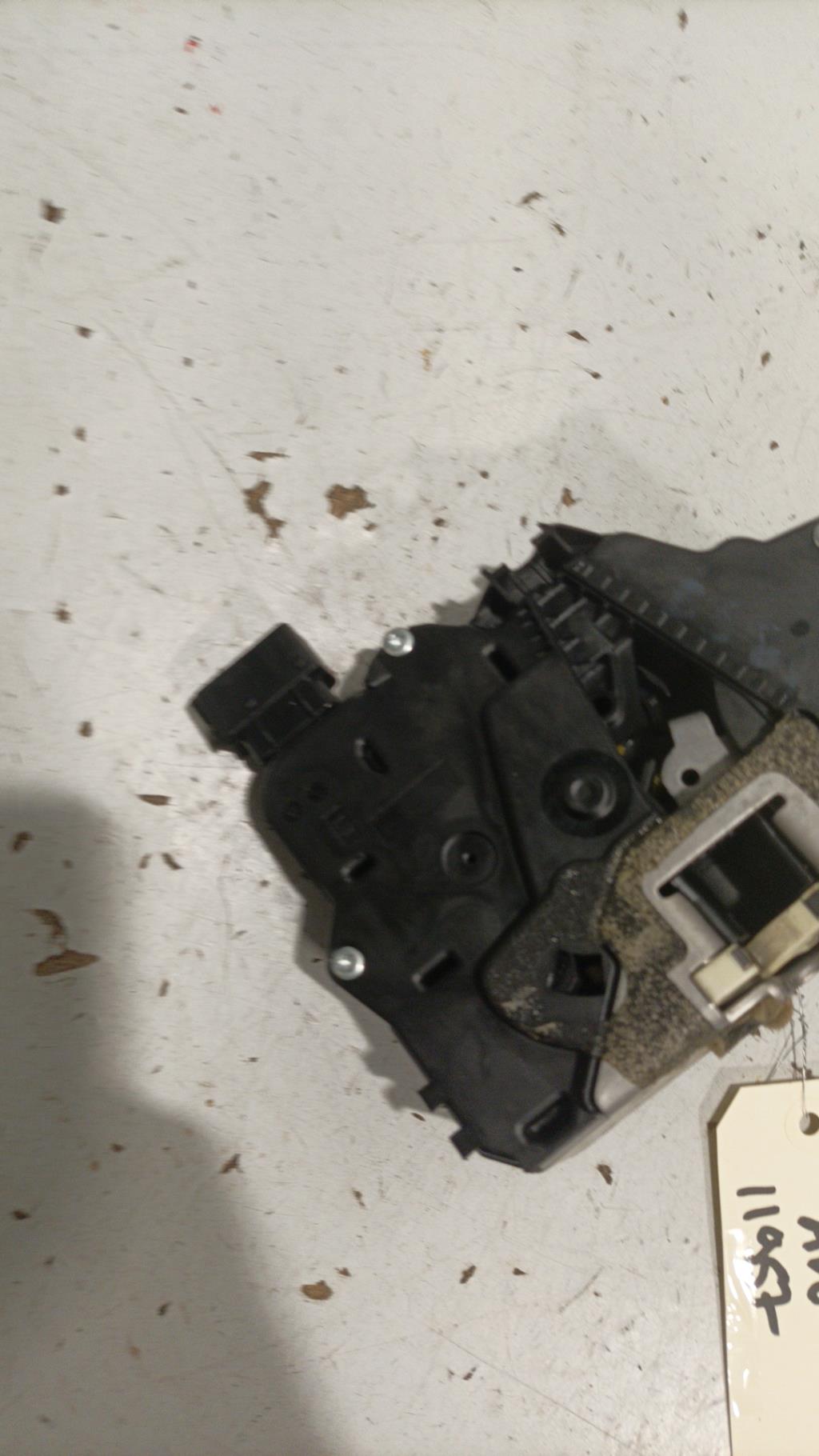 Serrure avant gauche OPEL MERIVA B PHASE 1 Diesel - 1