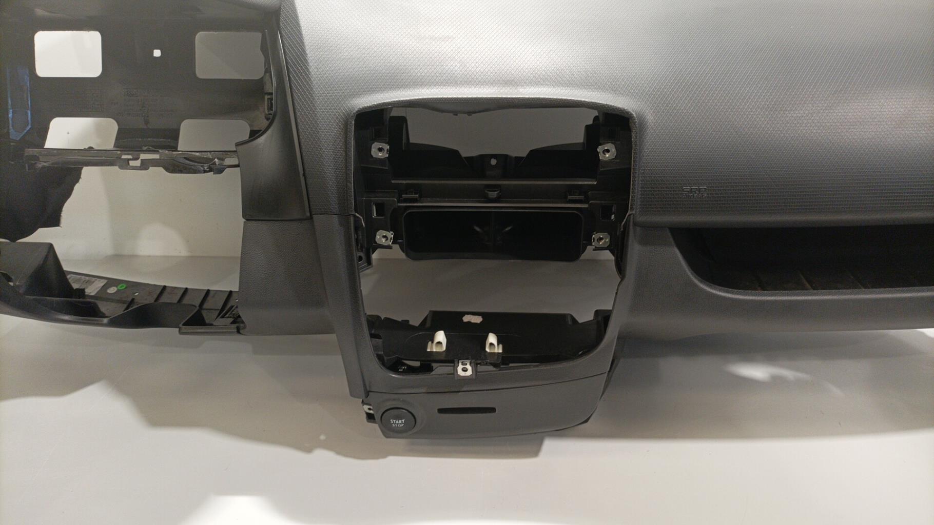 Tableau de bord RENAULT CLIO 4 PHASE 1 Essence - 1