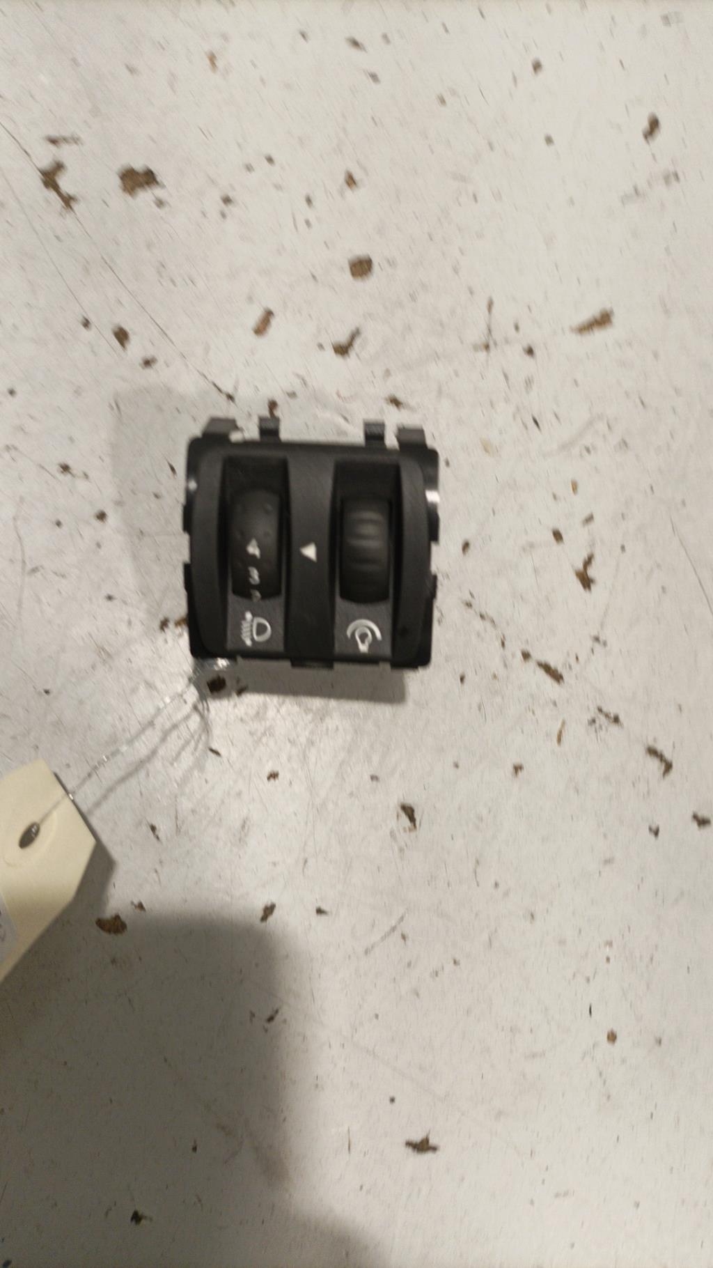 Bouton/Interrupteur RENAULT CAPTUR 1 PHASE 1 Diesel - 1