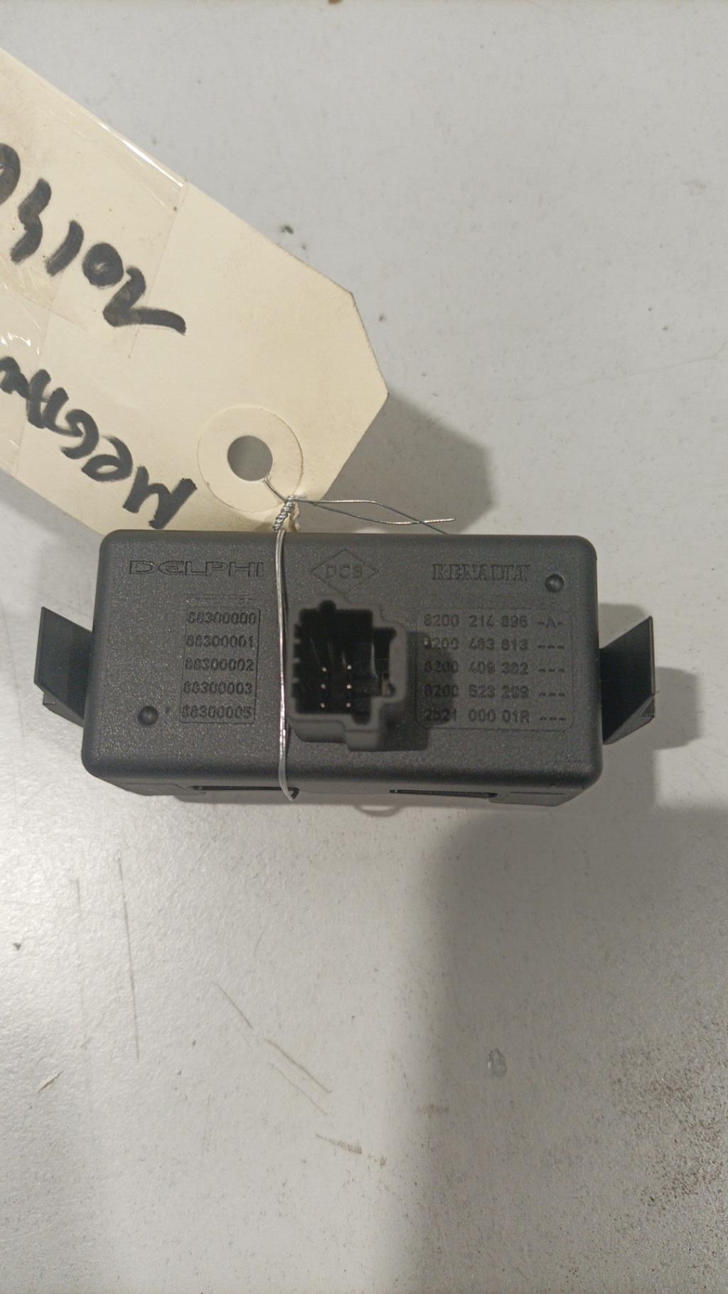 Bouton de warning RENAULT MEGANE 3 PHASE 1 Diesel - 1