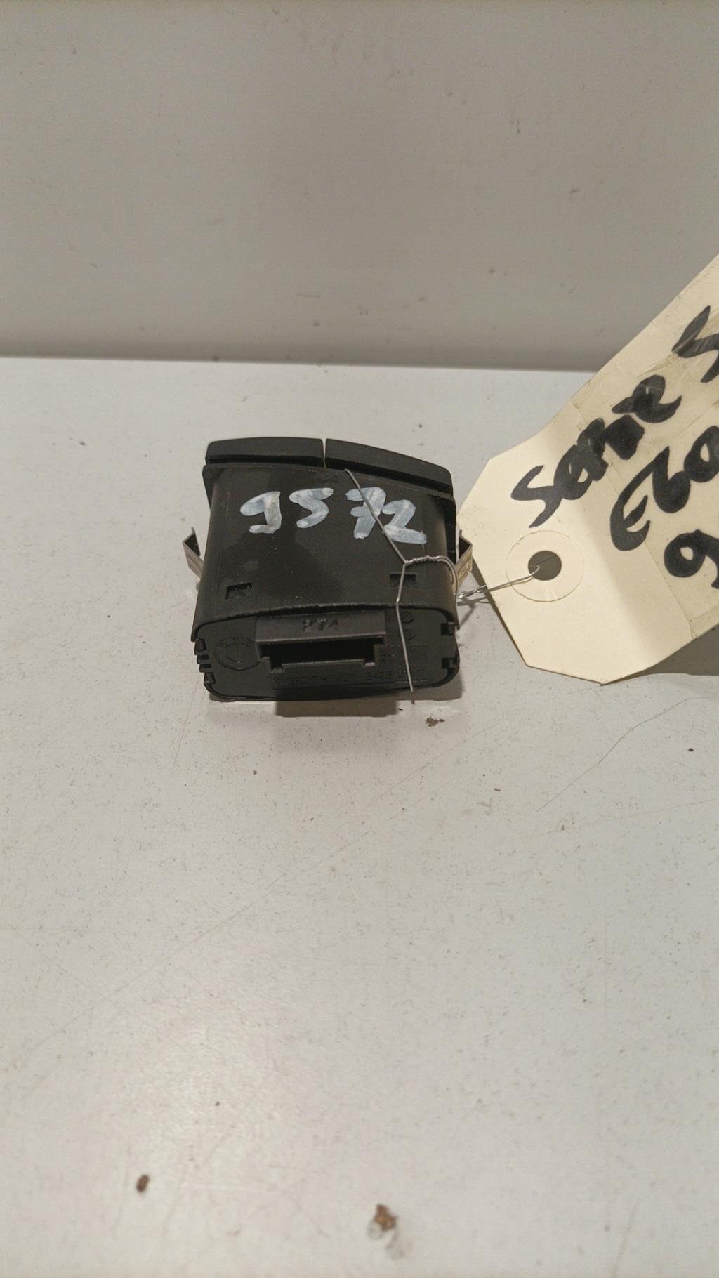 Bouton de warning BMW SERIE 5 E60 PHASE 2 Diesel - 1