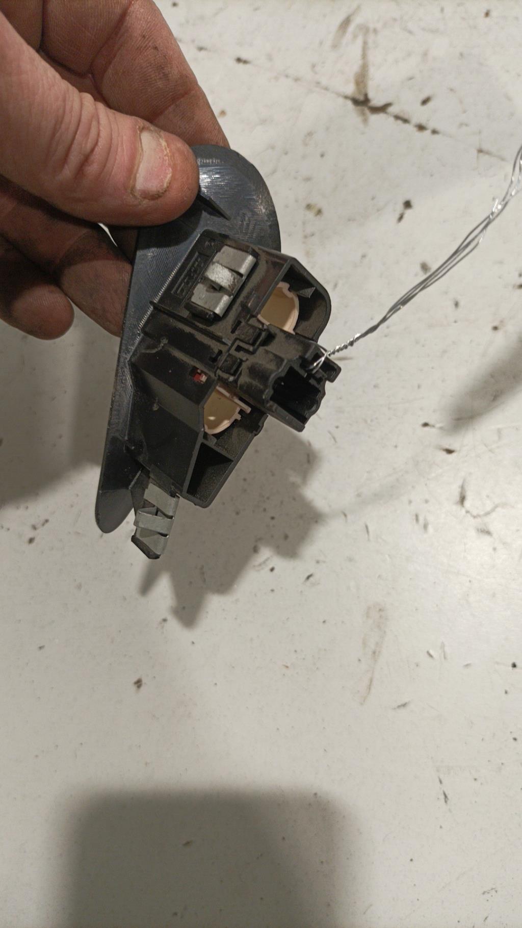 Bouton de warning PEUGEOT 406 PHASE 2 Diesel - 1