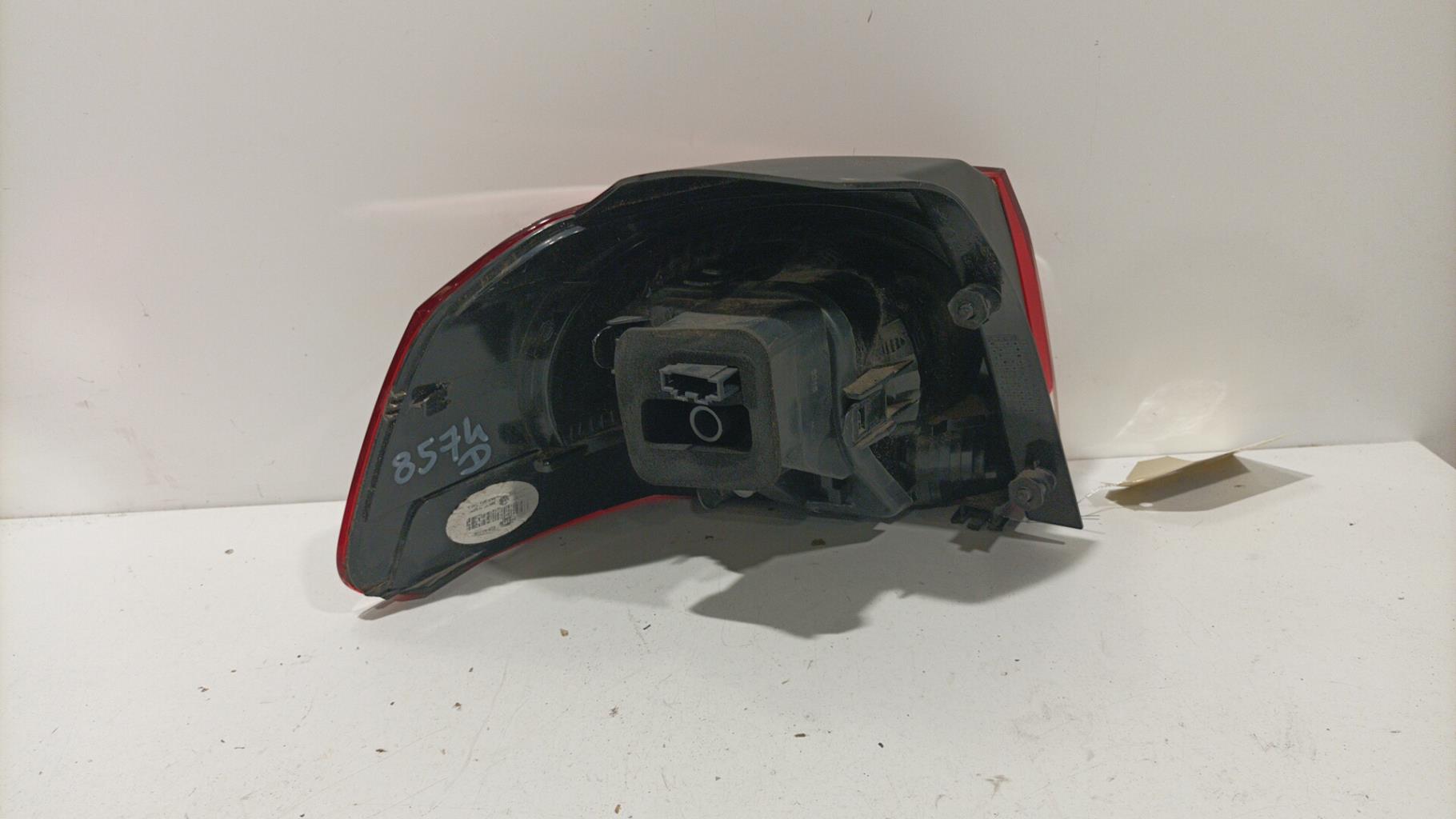 Fanale posteriore principale destro (luci) VOLKSWAGEN GOLF 6 Gasolina - 1