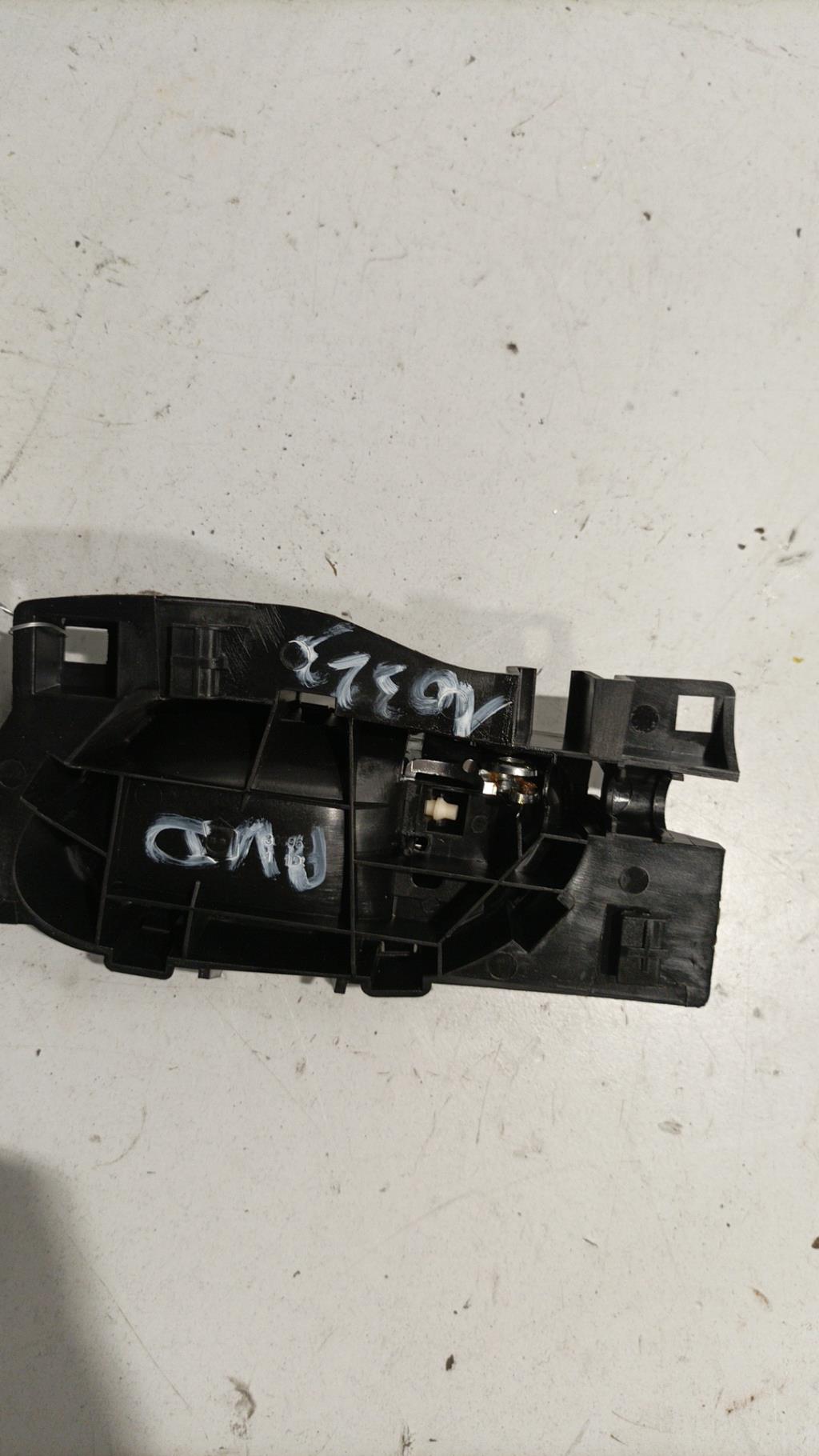 Maniglia interna anteriore destra PEUGEOT 208 1 PHASE 2 Gasolina - 1