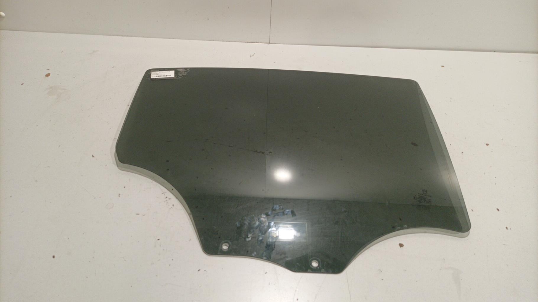 Vetro posteriore destro PEUGEOT 208 1 PHASE 2 Gasolina - 1