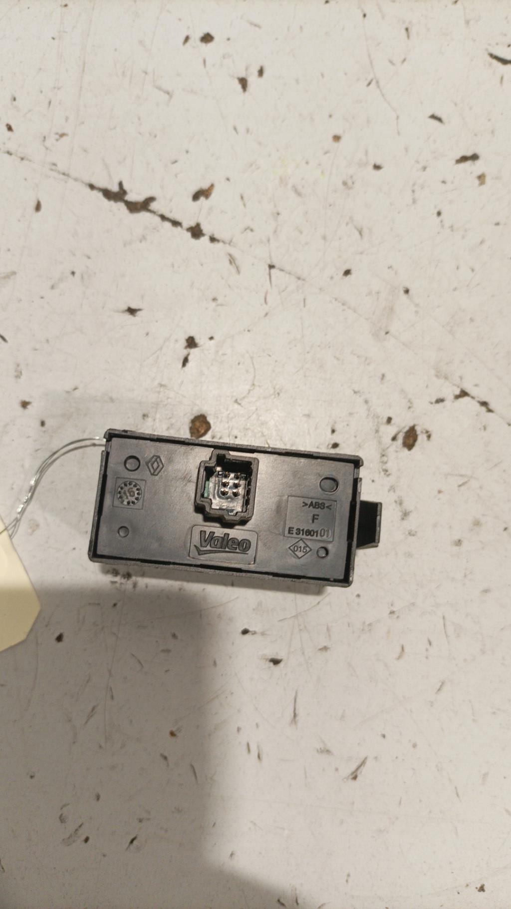 Bouton de warning FIAT TALENTO Diesel - 1