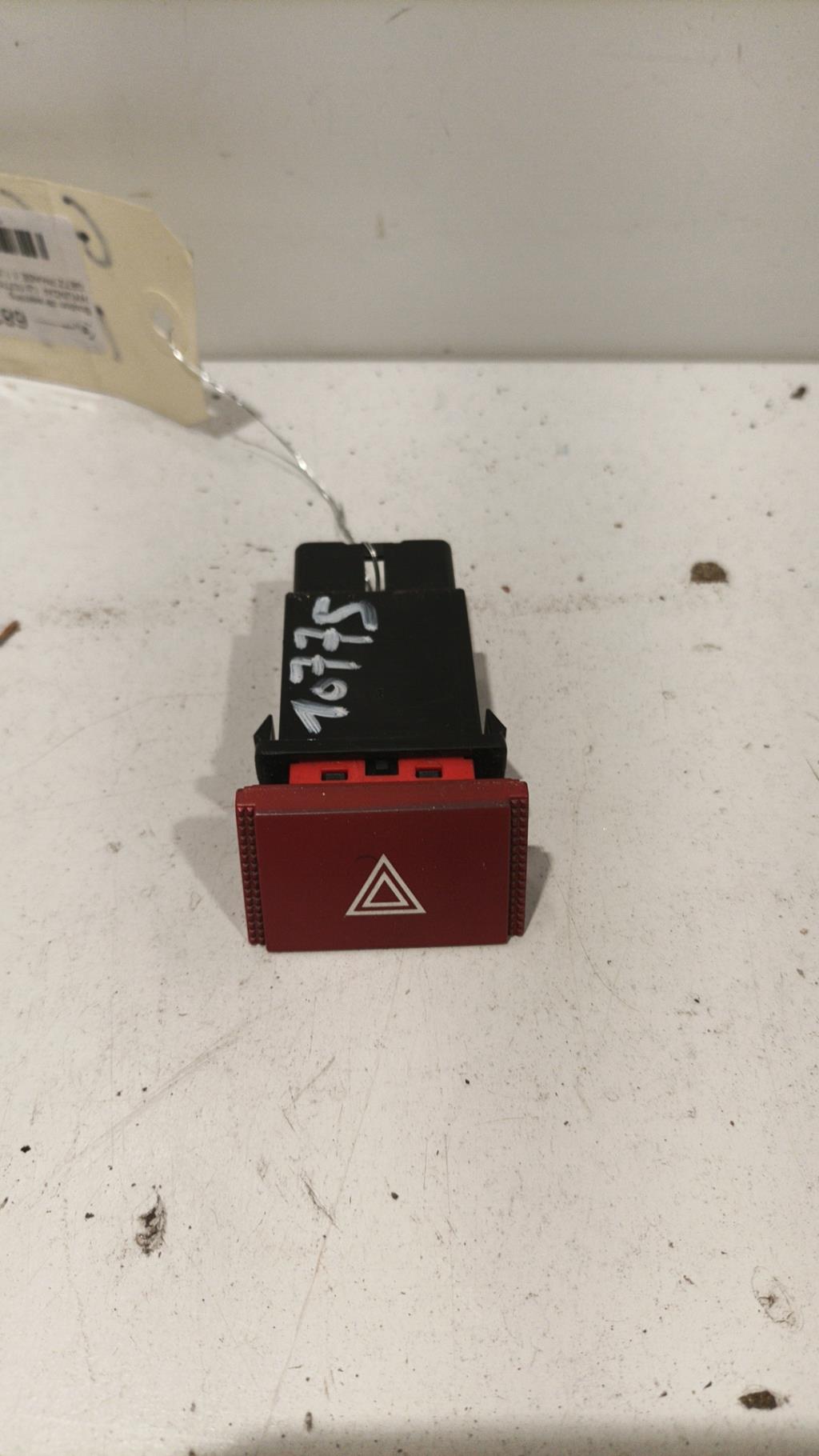 Bouton de warning HYUNDAI GETZ PHASE 1 Essence - 1