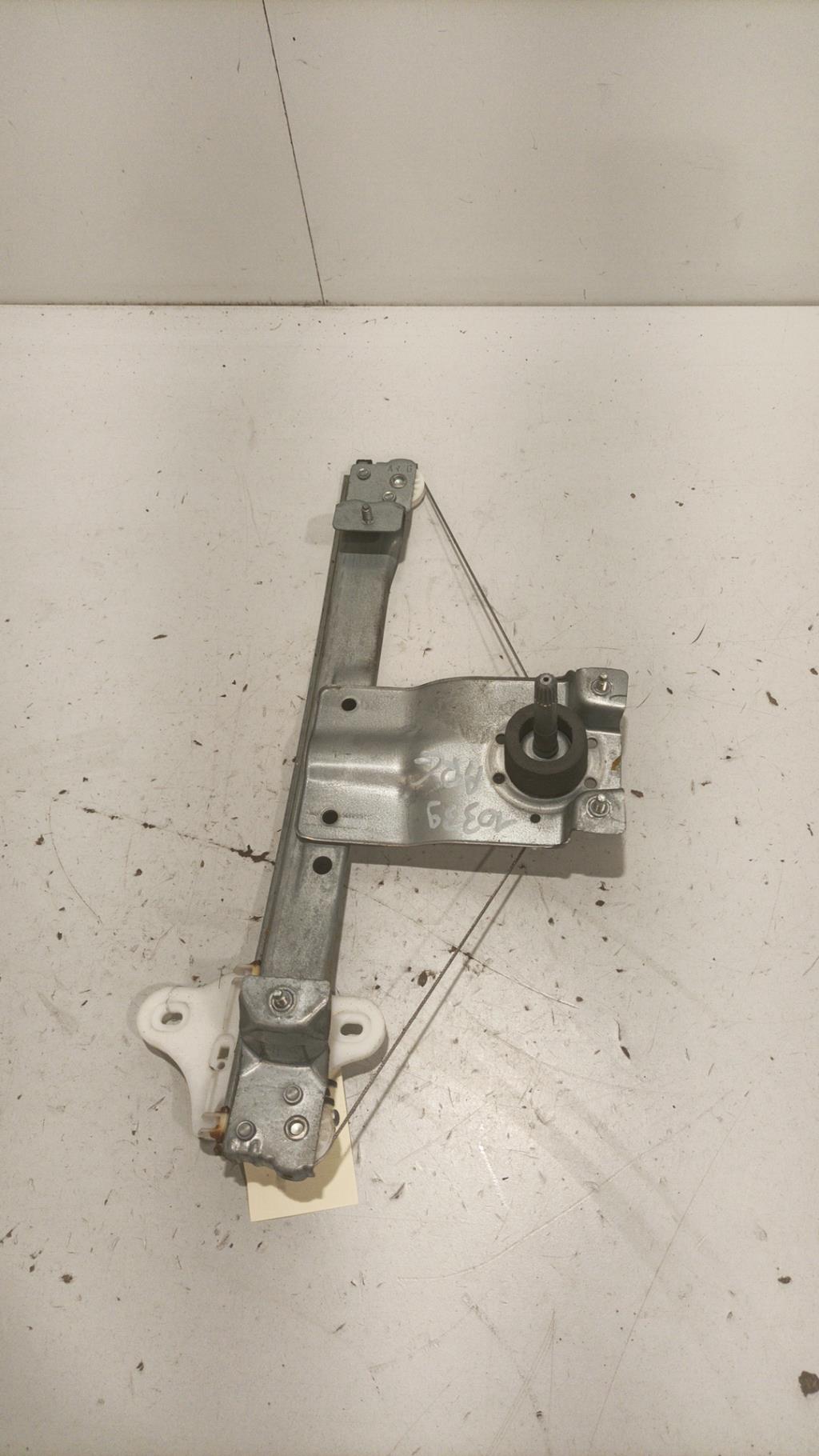 Alzacristalli manuale posteriore sinistro RENAULT CLIO 4 PHASE 2 Diésel - 1
