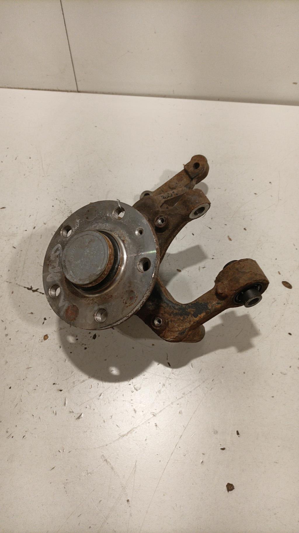 Fuso a snodo posteriore destro VOLKSWAGEN GOLF 6 Gasolina - 1