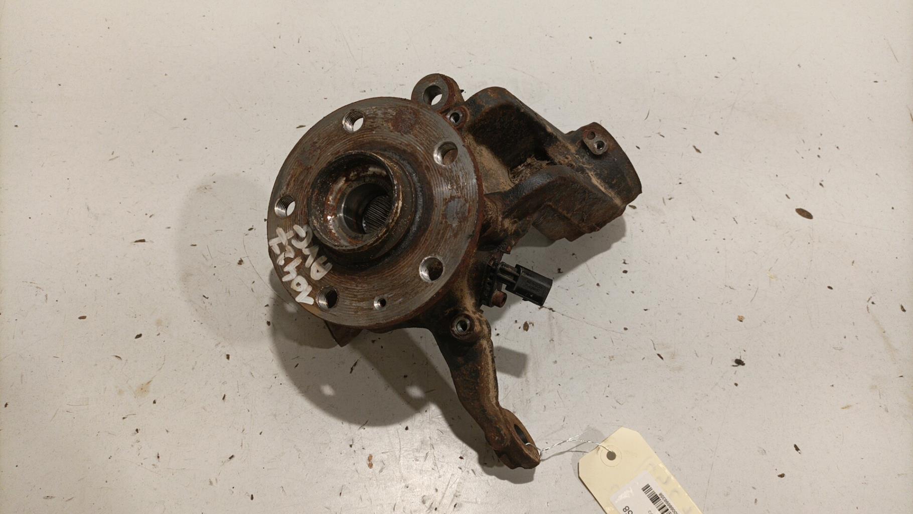 Fuso a snodo anteriore sinistro VOLKSWAGEN GOLF 6 Gasolina - 1