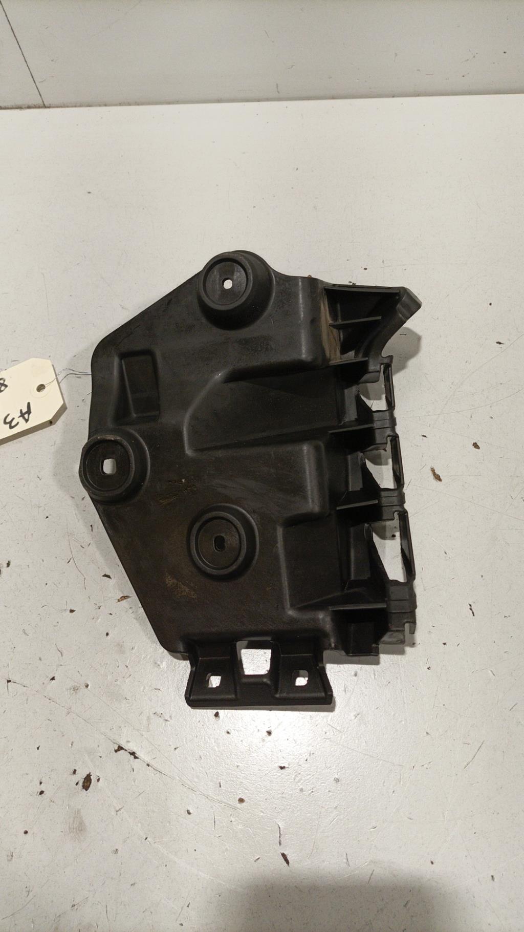 Support de pare chocs arriere AUDI A3 2 PHASE 1 Essence - 1
