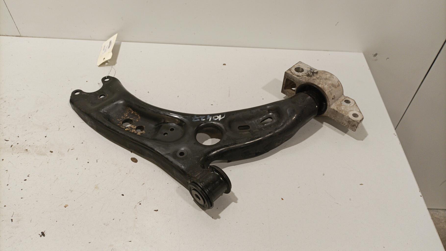 Triangolo anteriore destro VOLKSWAGEN GOLF 6 Gasolina - 1