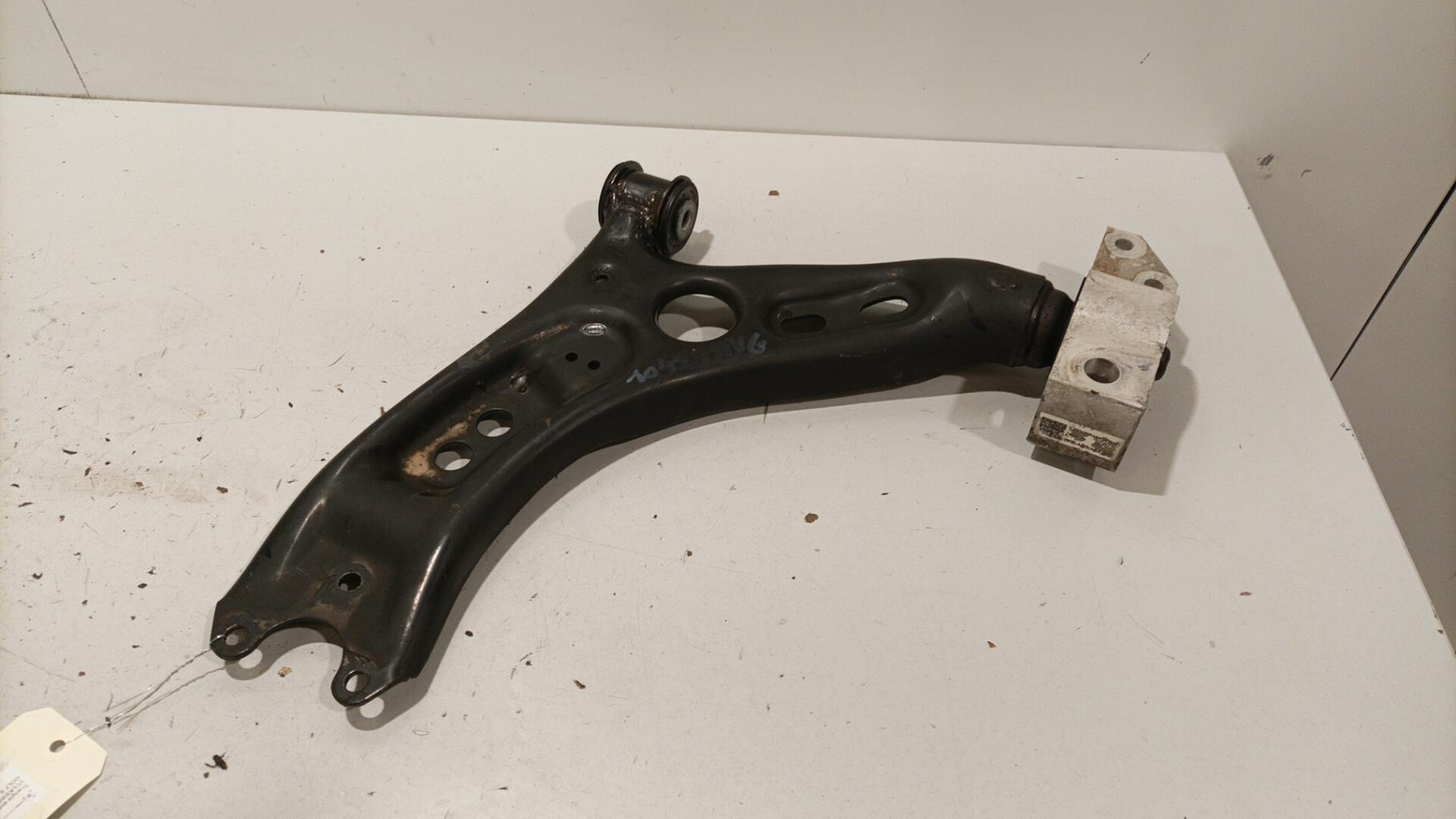 Triangle avant gauche VOLKSWAGEN GOLF 6 Essence - 1