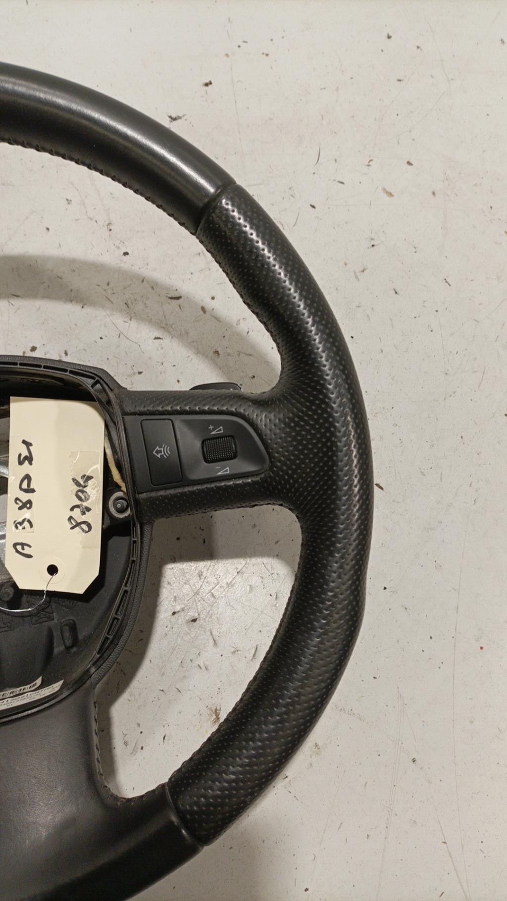 Volant AUDI A3 2 PHASE 1 Essence - 1