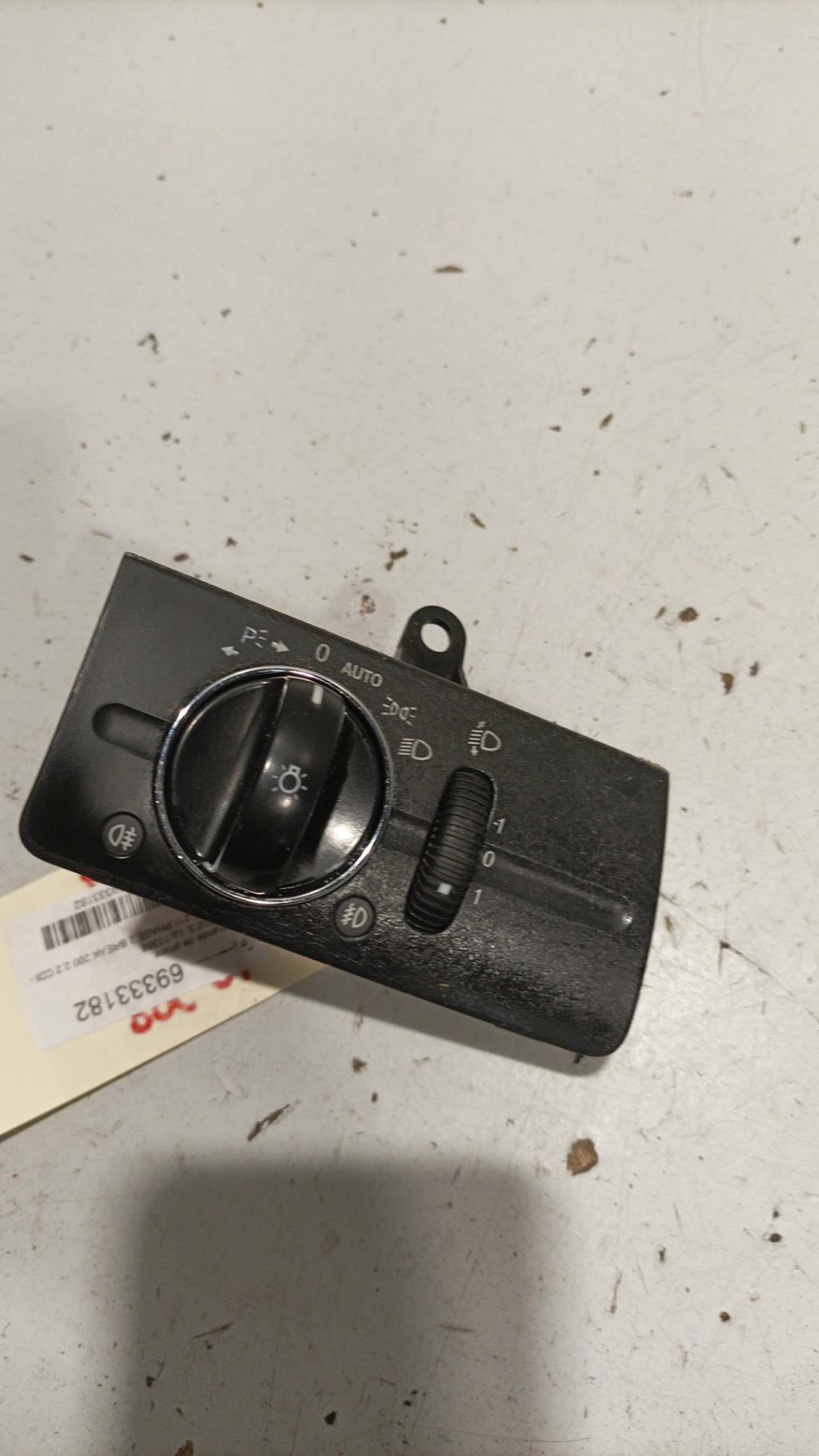 Commande de phare MERCEDES CLASSE E 211 PHASE 2 BREAK Diesel - 1
