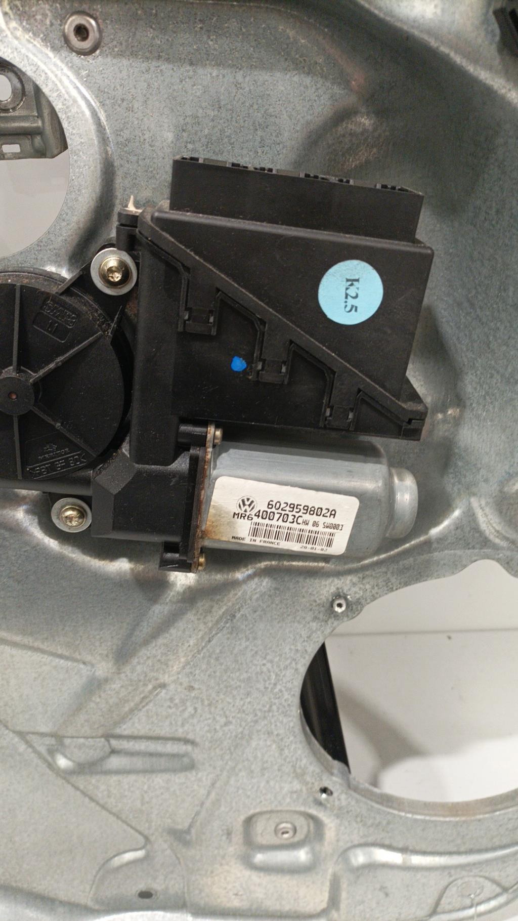 Alzacristalli elettrico anteriore sinistro VOLKSWAGEN POLO 4 PHASE 1 Gasolina - 1