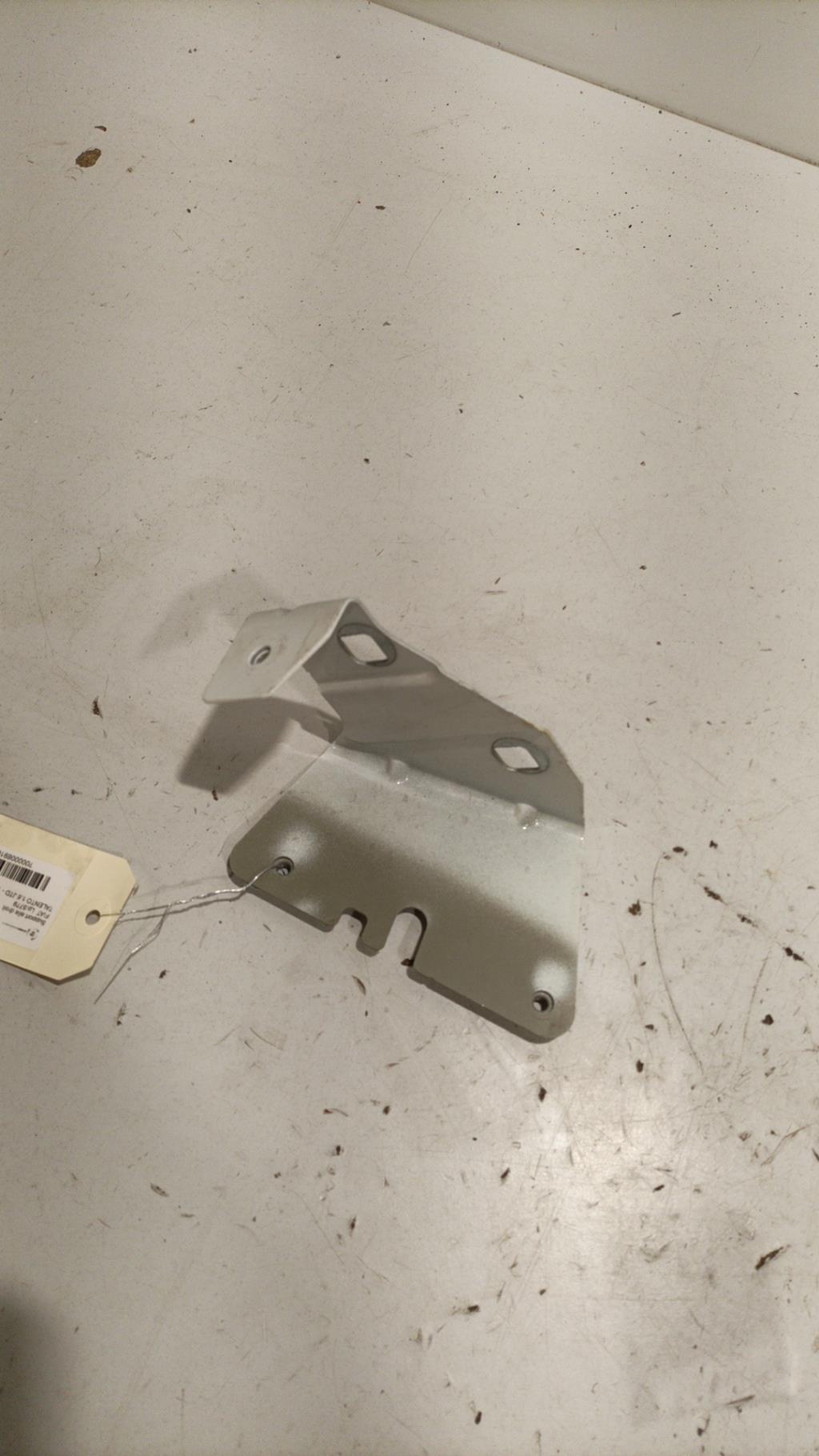Supporto parafango destro FIAT TALENTO Diésel - 1