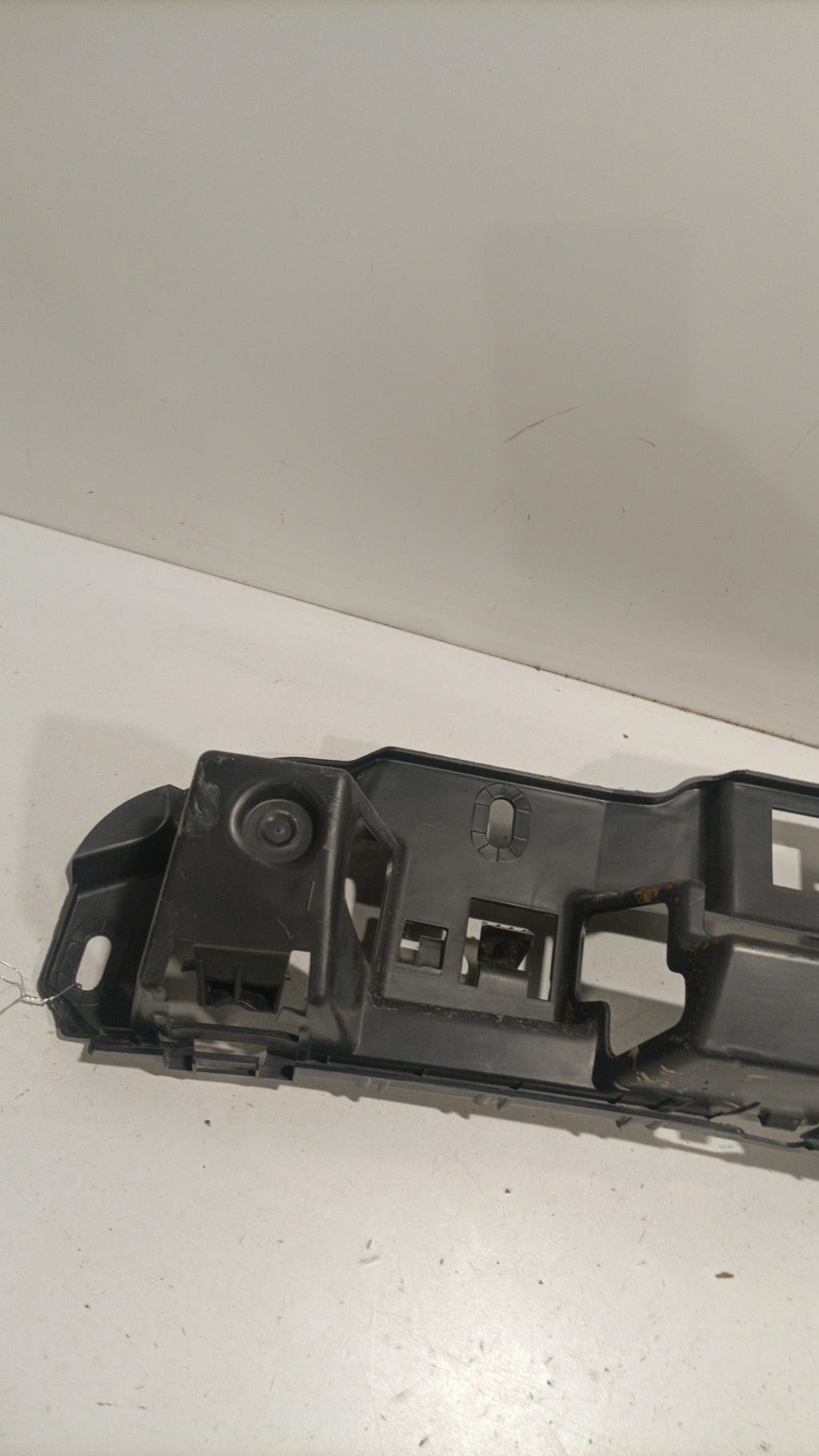 Support de pare chocs arriere CITROEN C3 2 PHASE 1 Diesel - 1