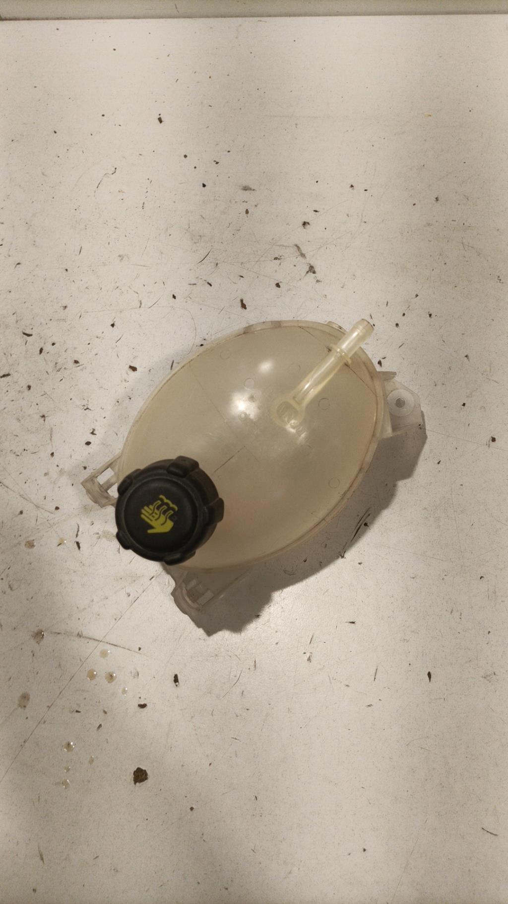 Vase d'expansion RENAULT CLIO 4 PHASE 2 Diesel - 1