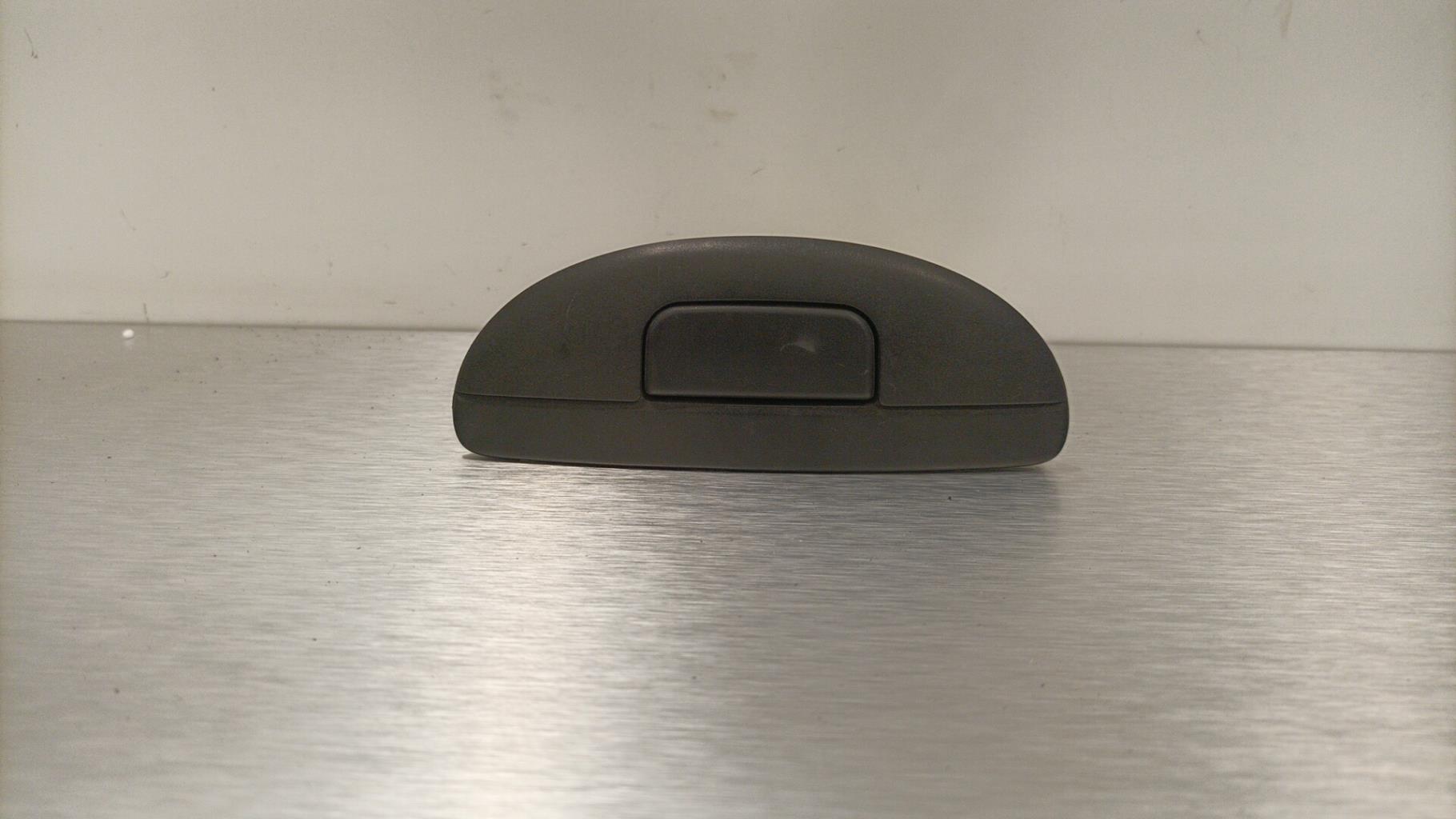 Bouton de coffre RENAULT SCENIC 1 PHASE 2 Diesel - 1