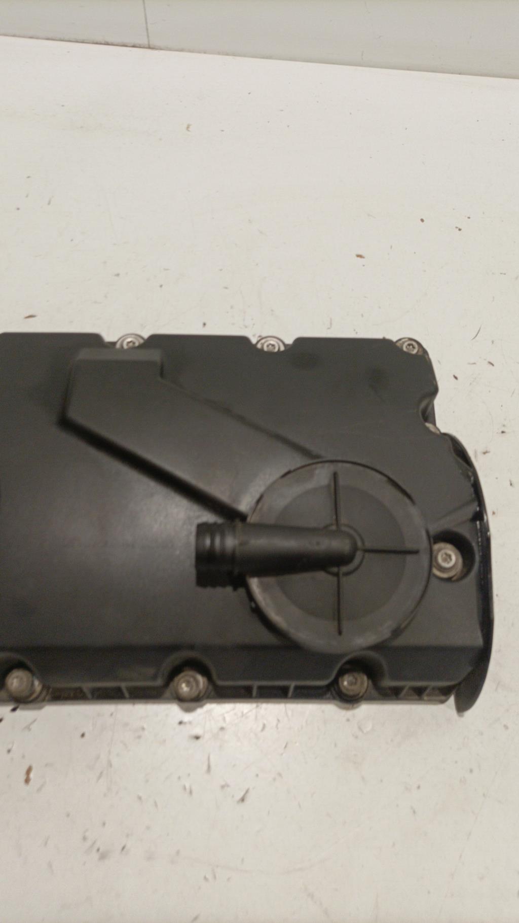 Cache culbuteur VOLKSWAGEN GOLF 5 Diesel - 1