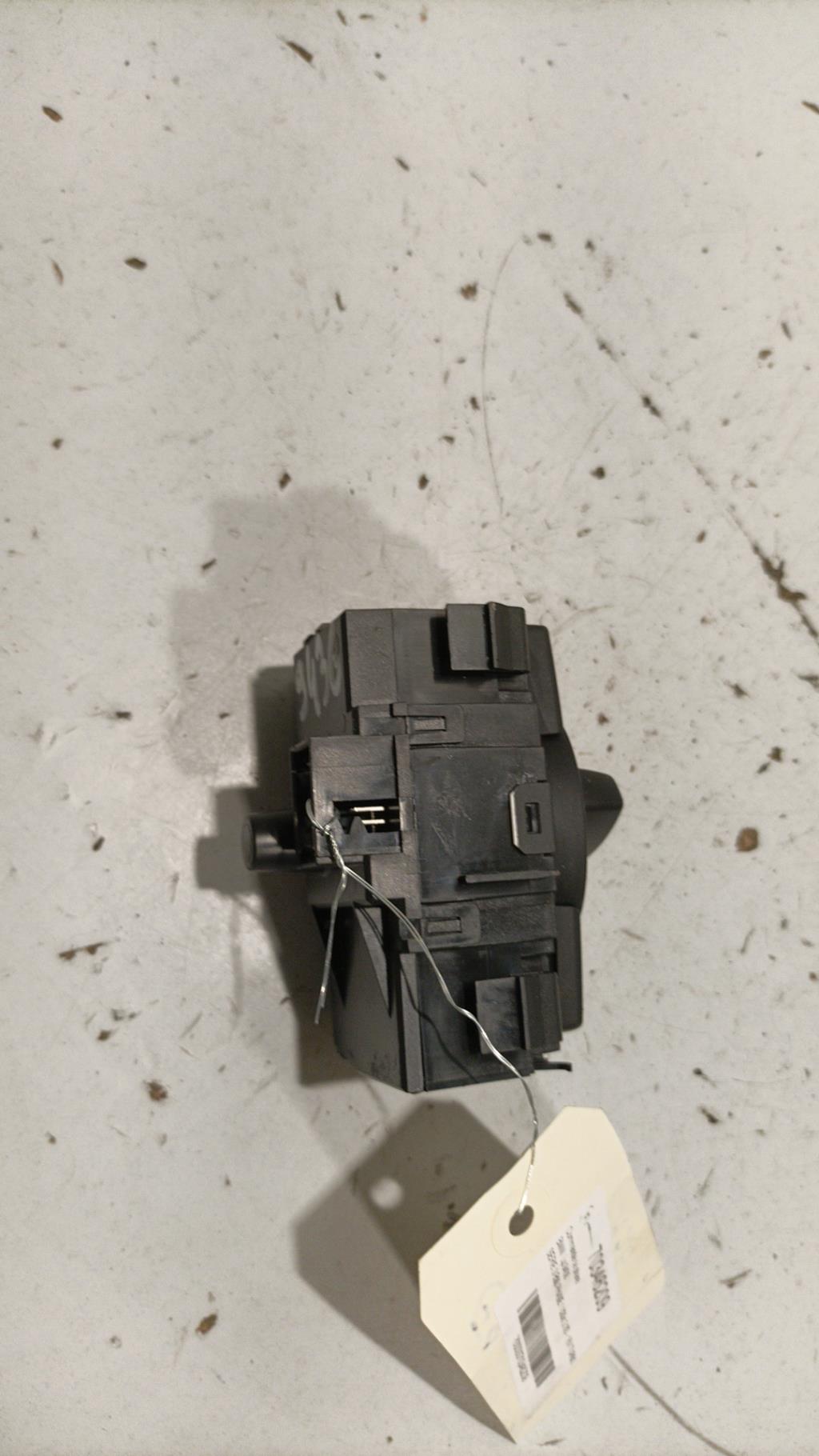 Commande de phare BMW SERIE 3 E90 PHASE 1 Diesel - 1