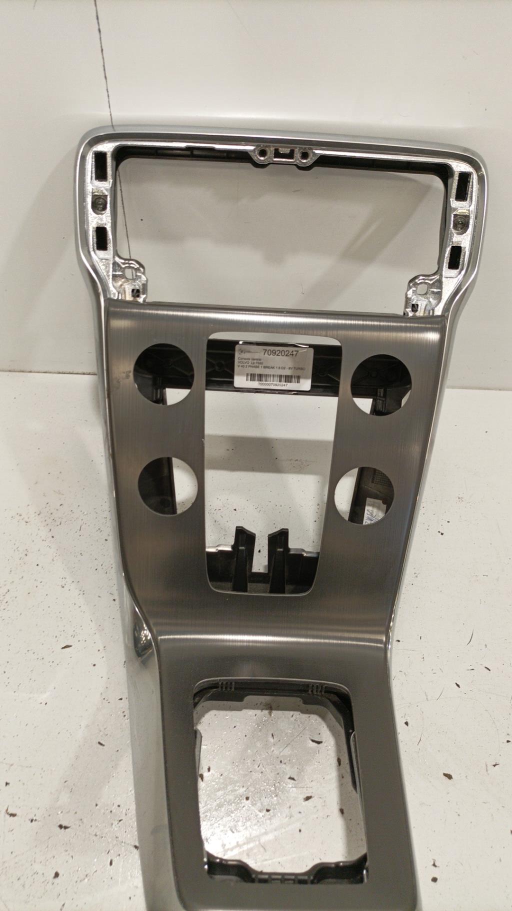 Console central (interieur plastique) VOLVO V 40 2 PHASE 1 BREAK Diesel - 1