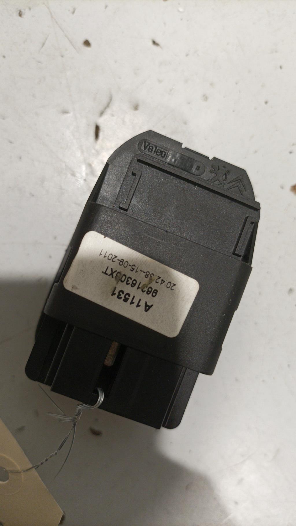 Interruptor de elevalunas PEUGEOT 206+ Diésel - 1