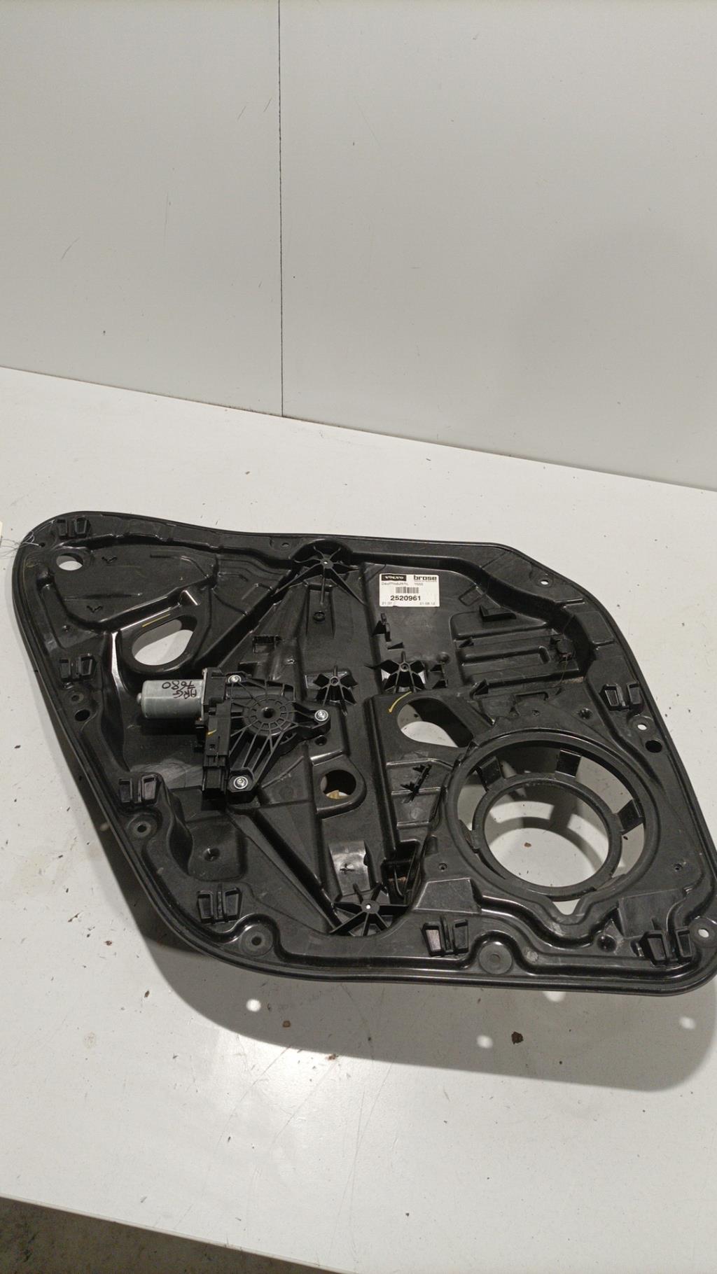 Alzacristalli elettrico posteriore sinistro VOLVO V 40 2 PHASE 1 BREAK Diésel - 1