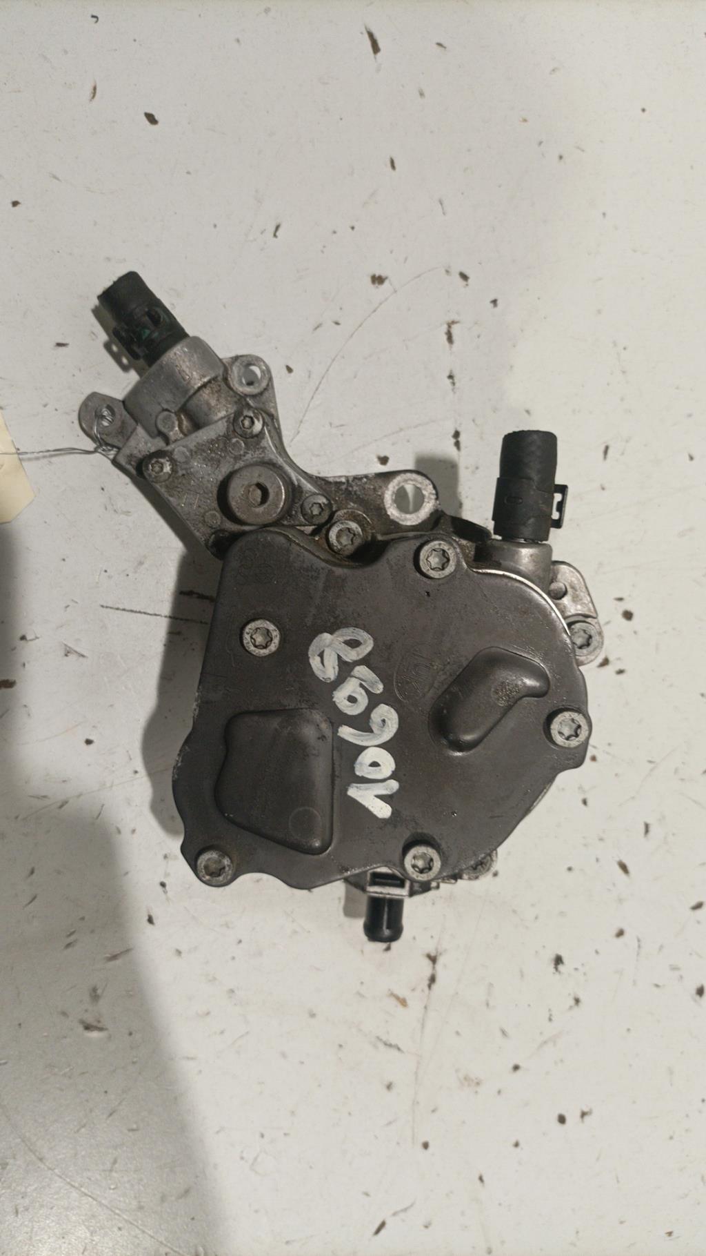 Pompe à vide VOLKSWAGEN GOLF 5 Diesel - 1