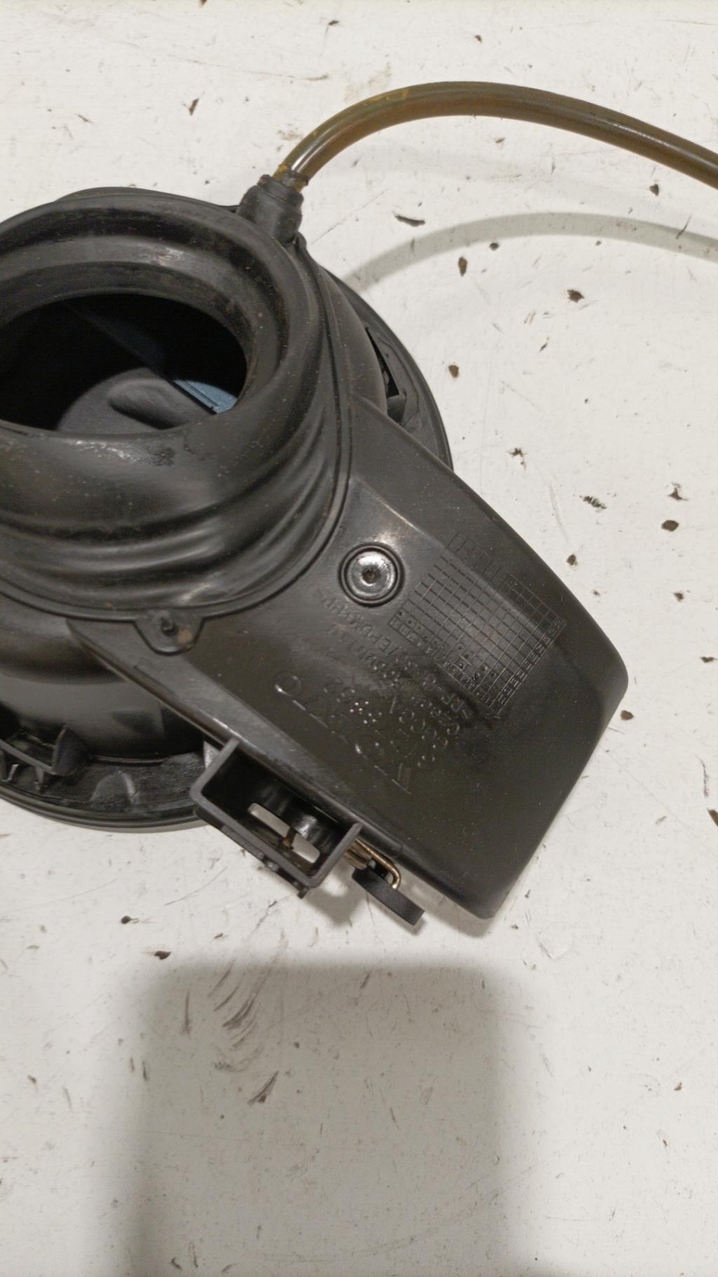 Trappe d'essence VOLVO V 40 2 PHASE 1 BREAK Diesel - 1