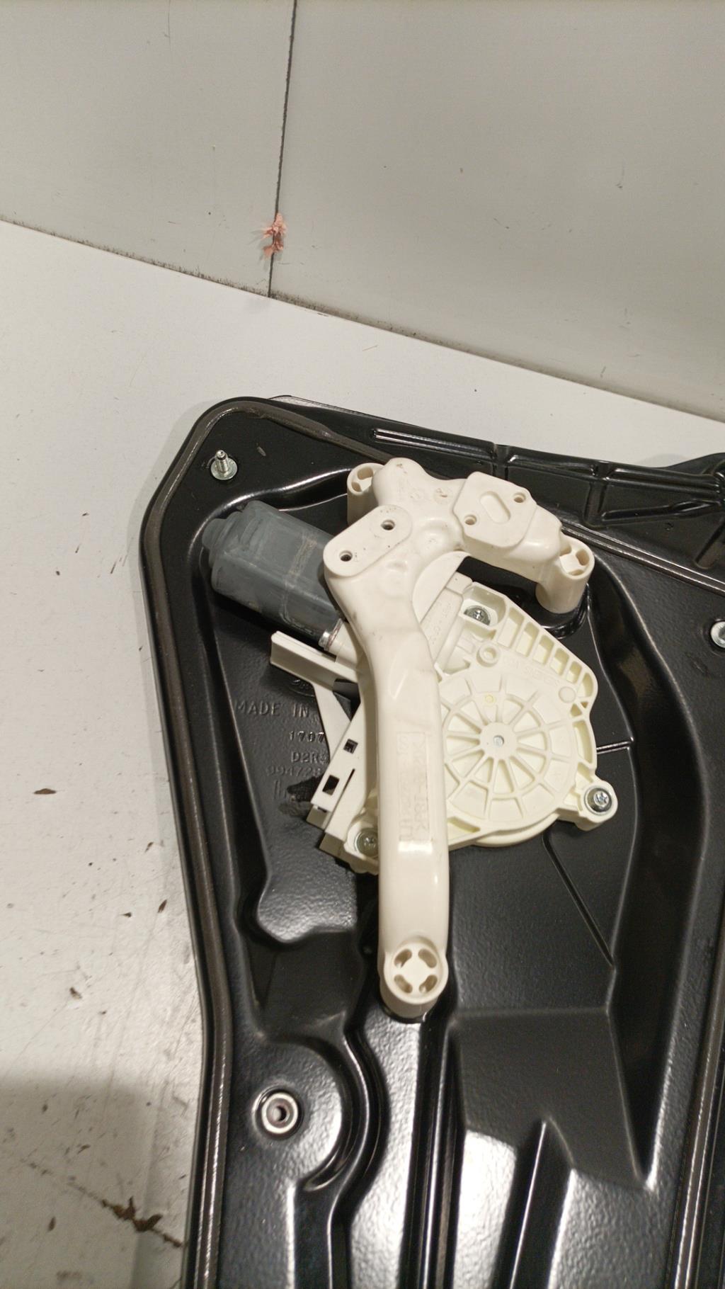 Alzacristalli elettrico posteriore sinistro LAND ROVER RANGE ROVER 1 SPORT PHASE 1 Diésel - 1
